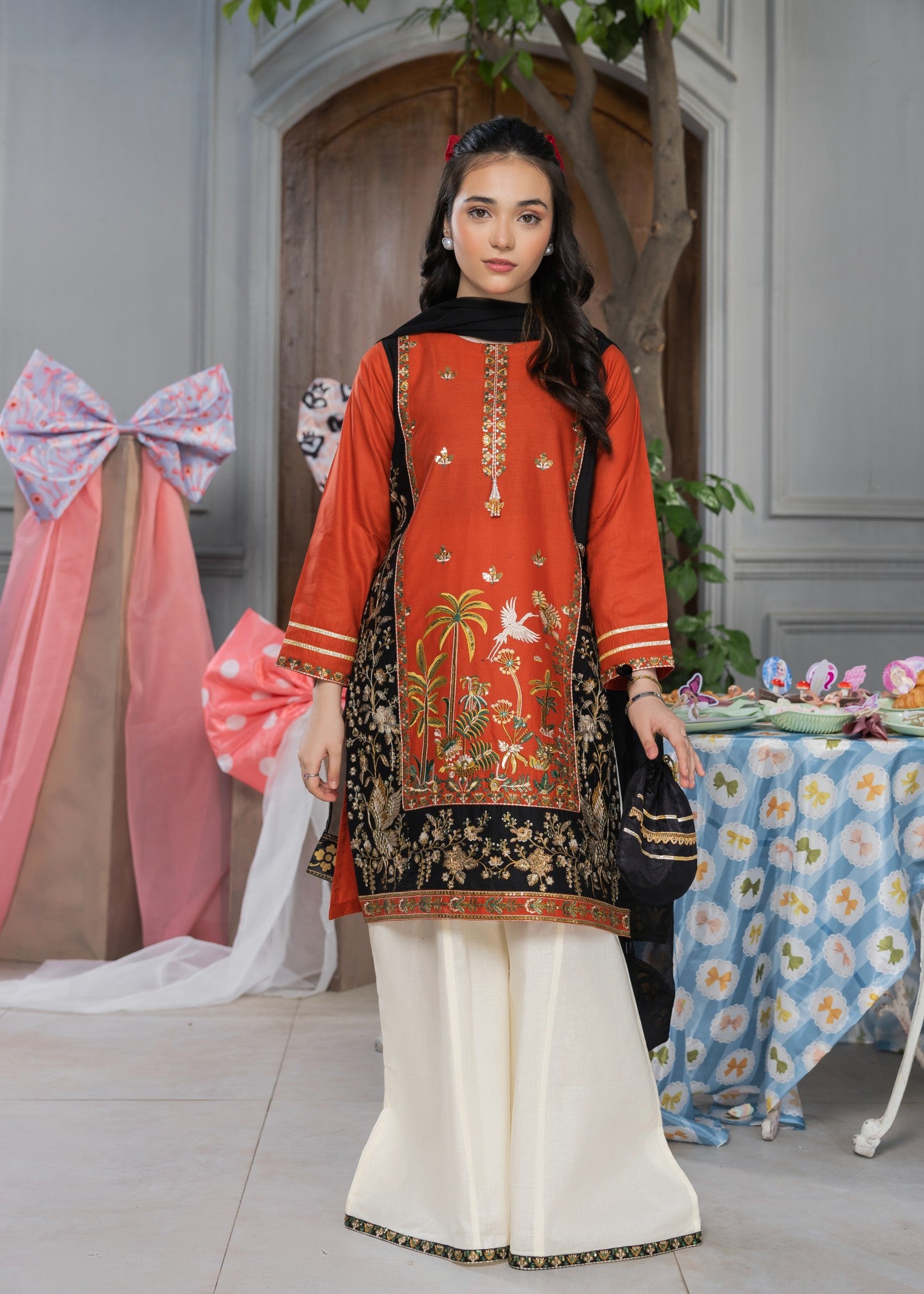 lawn cotton Sharara in Black, rust red