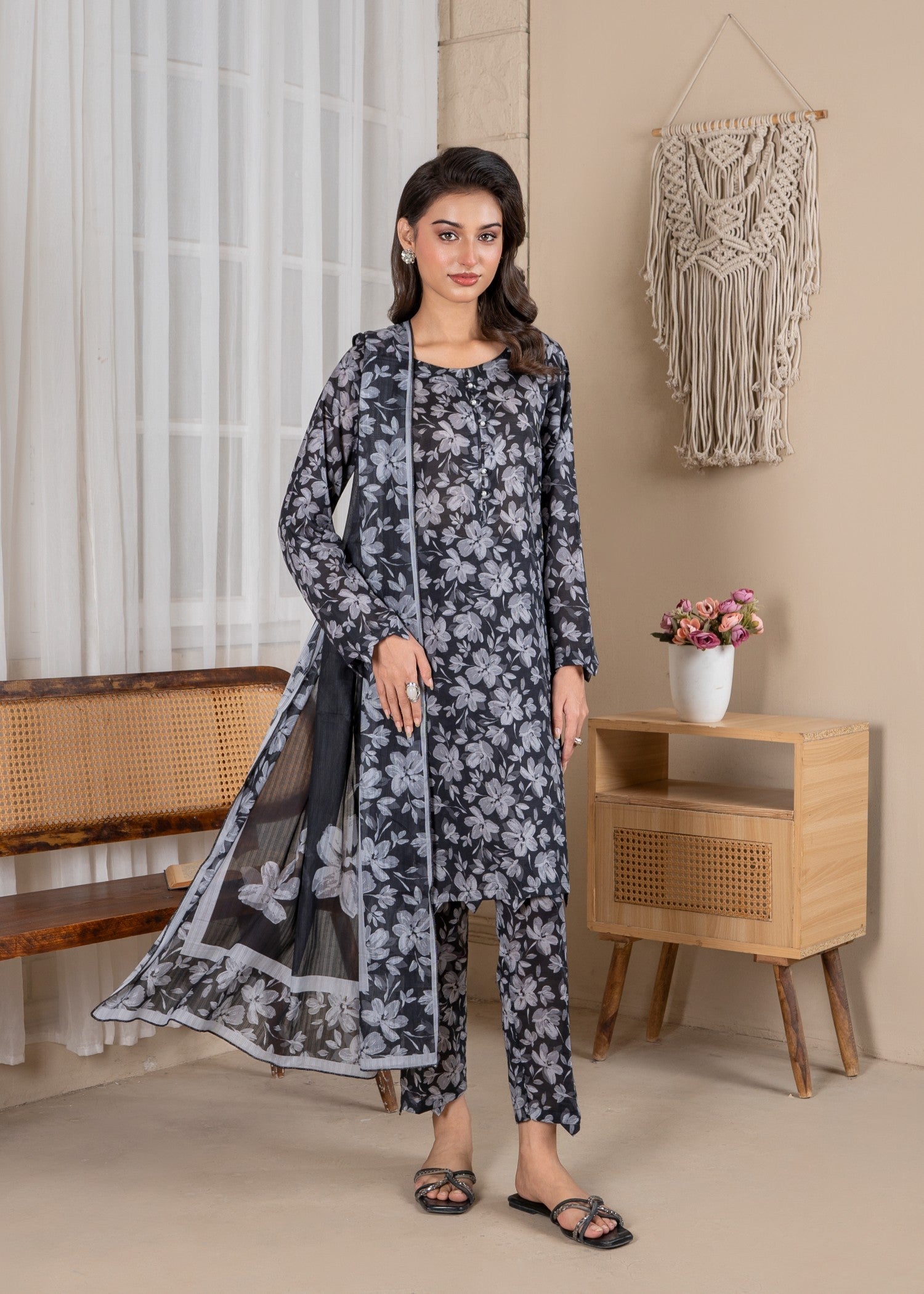 textured voil Kurta Set in Ebony