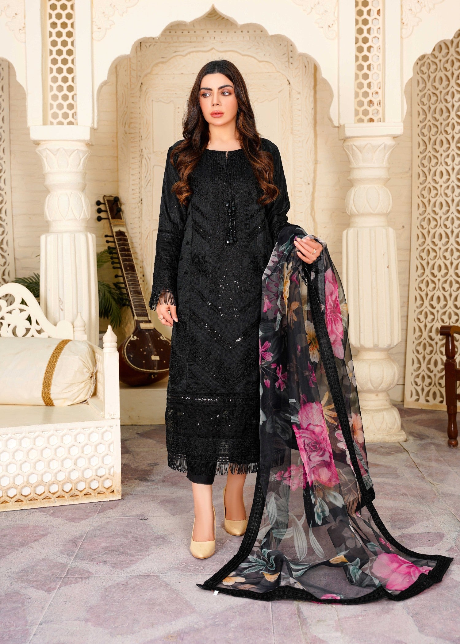 self-textured organza Kurta Set in Black