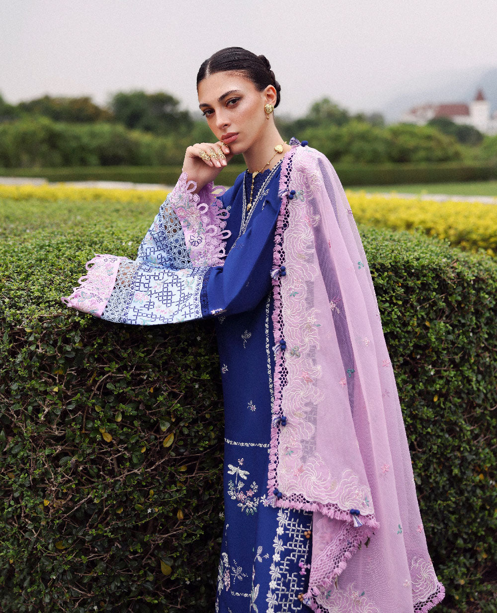 Lilas Lawn – Aria