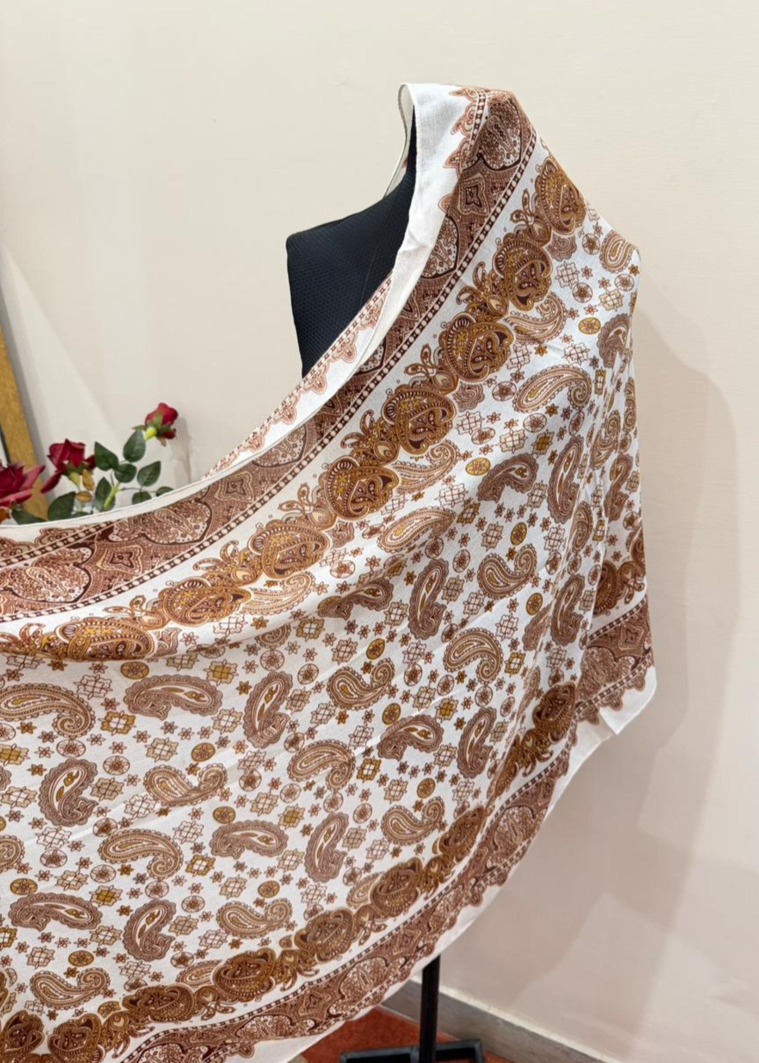 viscose Hijab in White, rustic brown