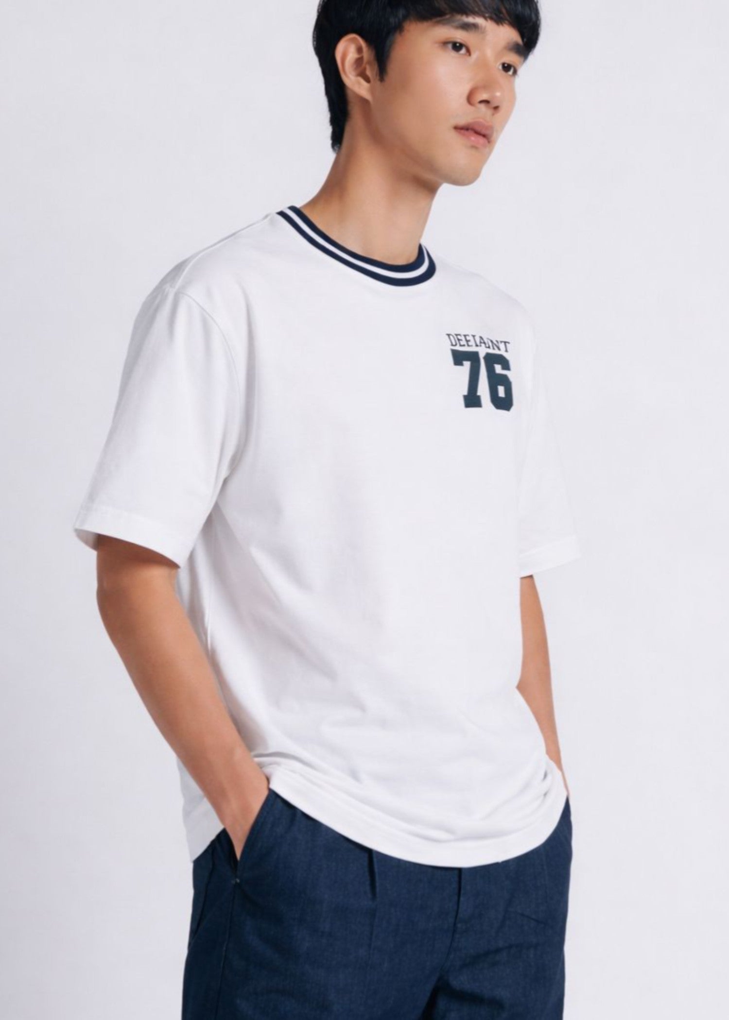 cotton T Shirt in Midnight blue, off-white
