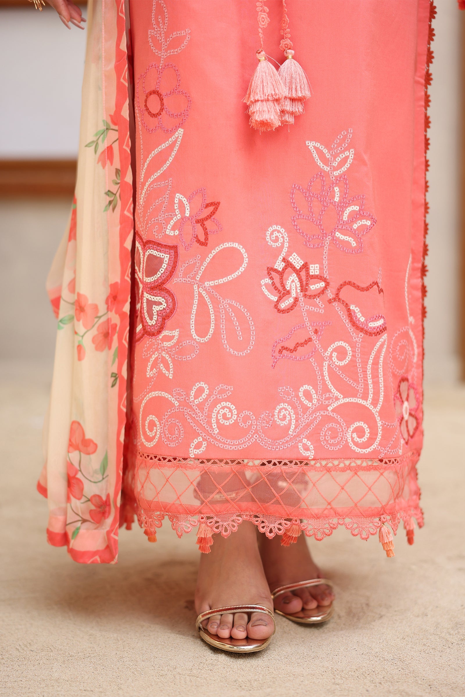 Raaya Rameen Lawn – AVADNE