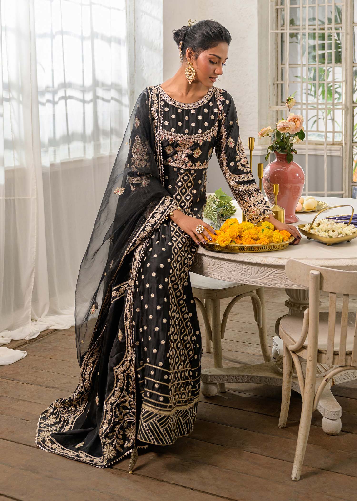 charmuse/shamooz Maxi in Black