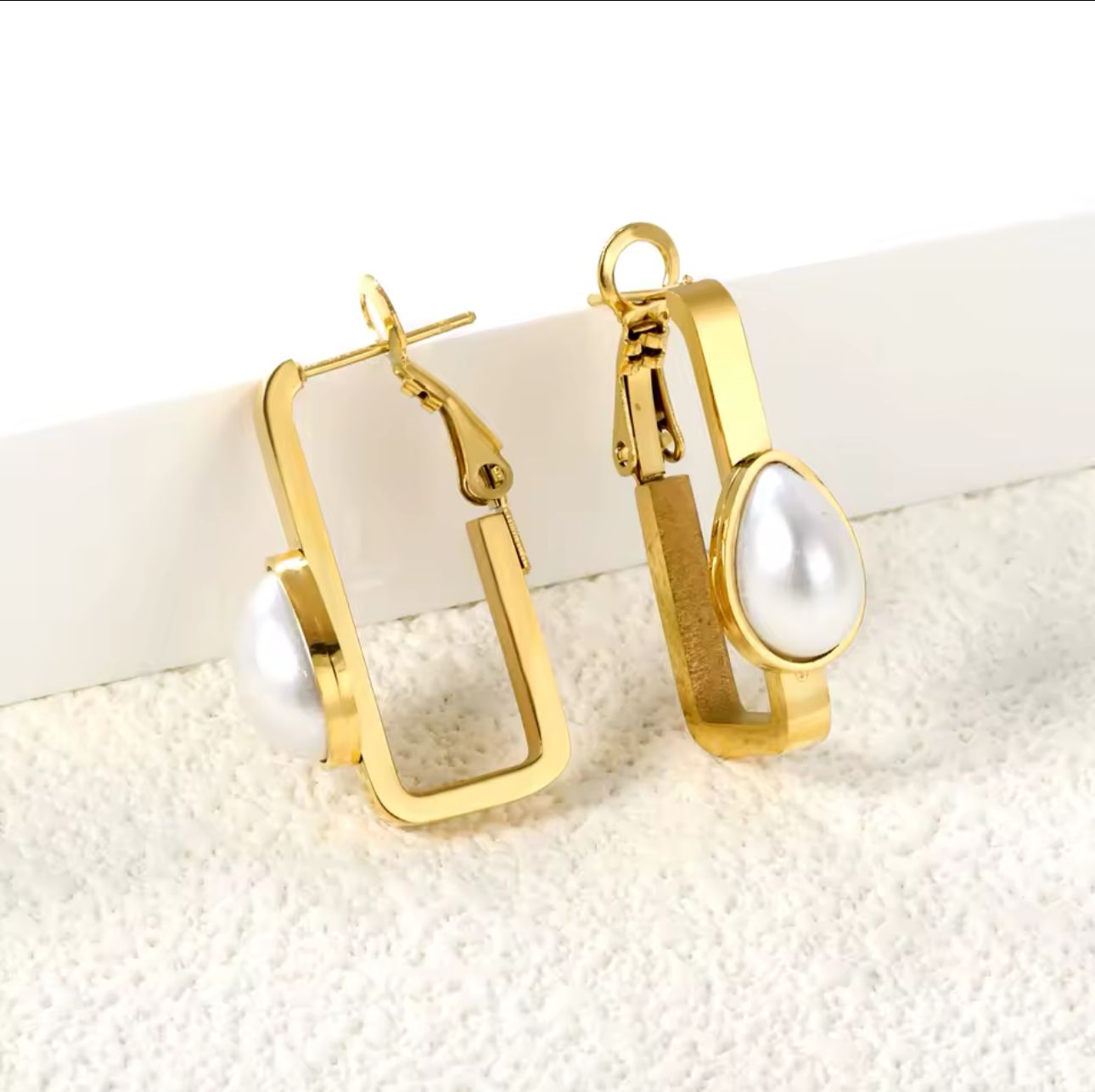 Earrings in Pearl white Color by - Trendy Women Earrings SPR0120