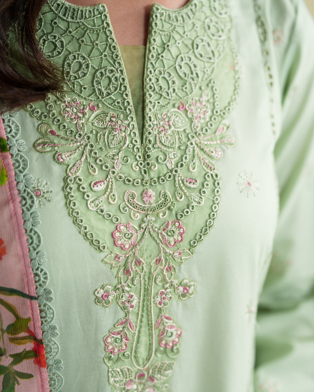 Whispers of Summer Luxury Lawn – INEZ