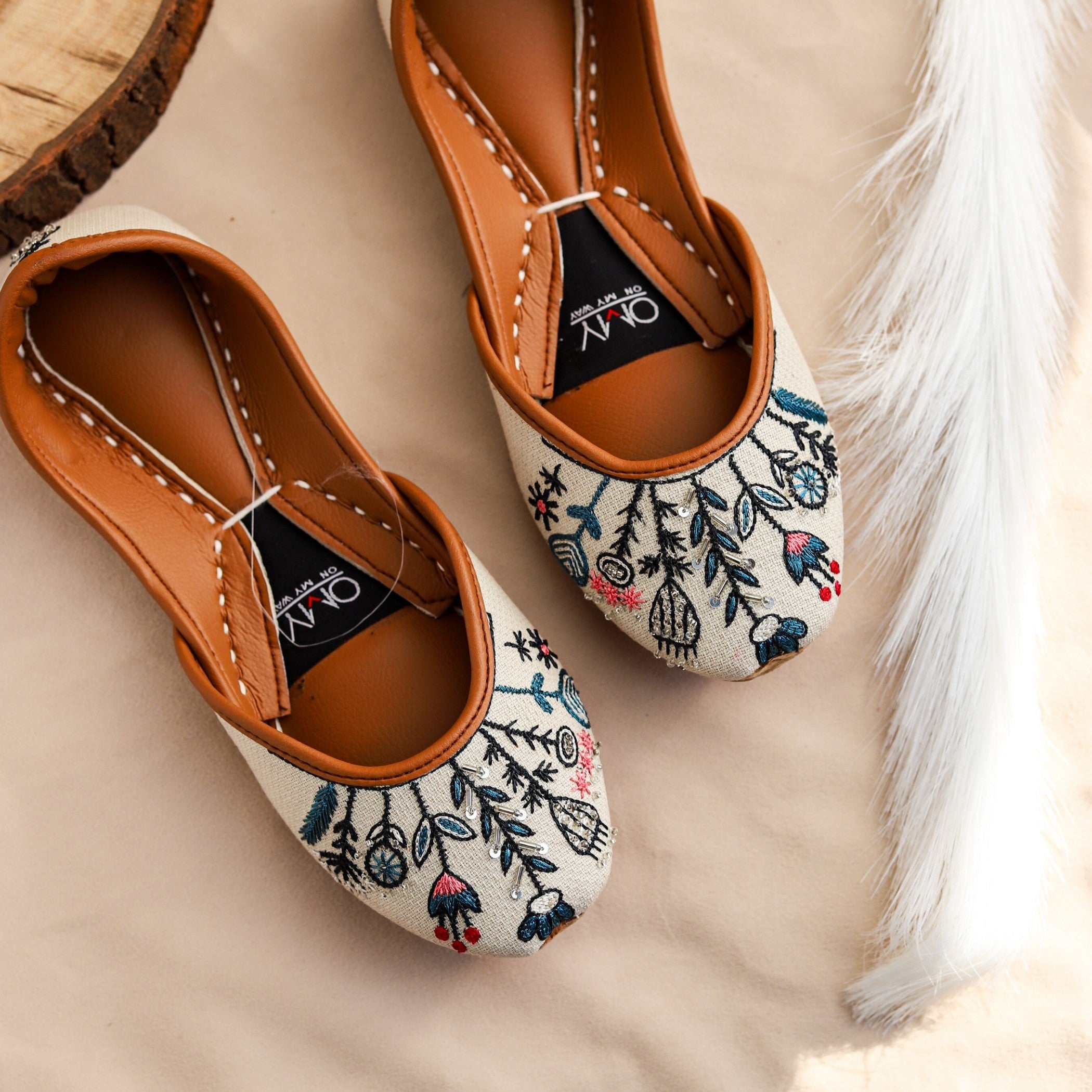Khussa in White by - High Quality Women Khussa QVK3454