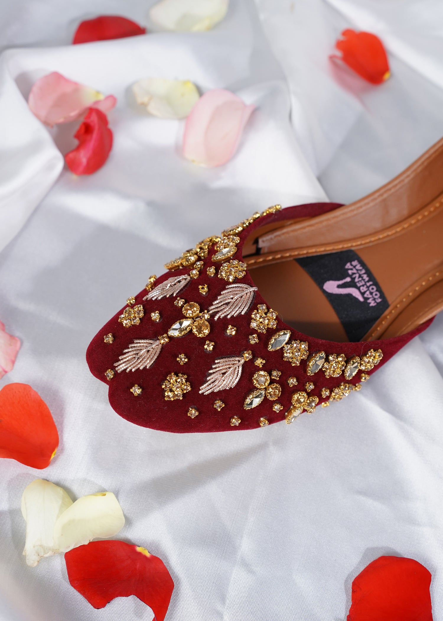 Khussa in Maroon by - High Quality Women Khussa HPI0786