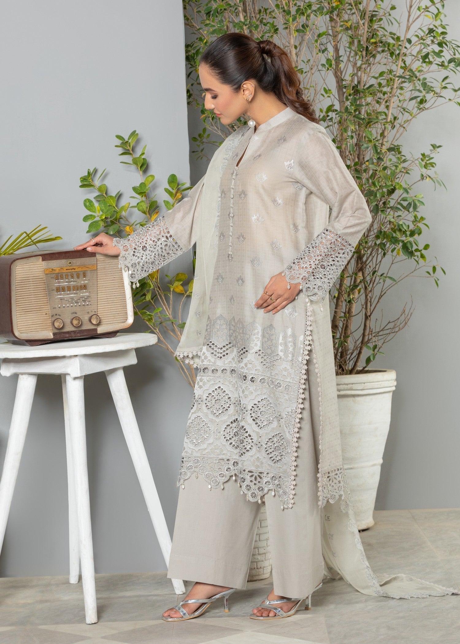 chikankari cotton Kurta Set in Grey