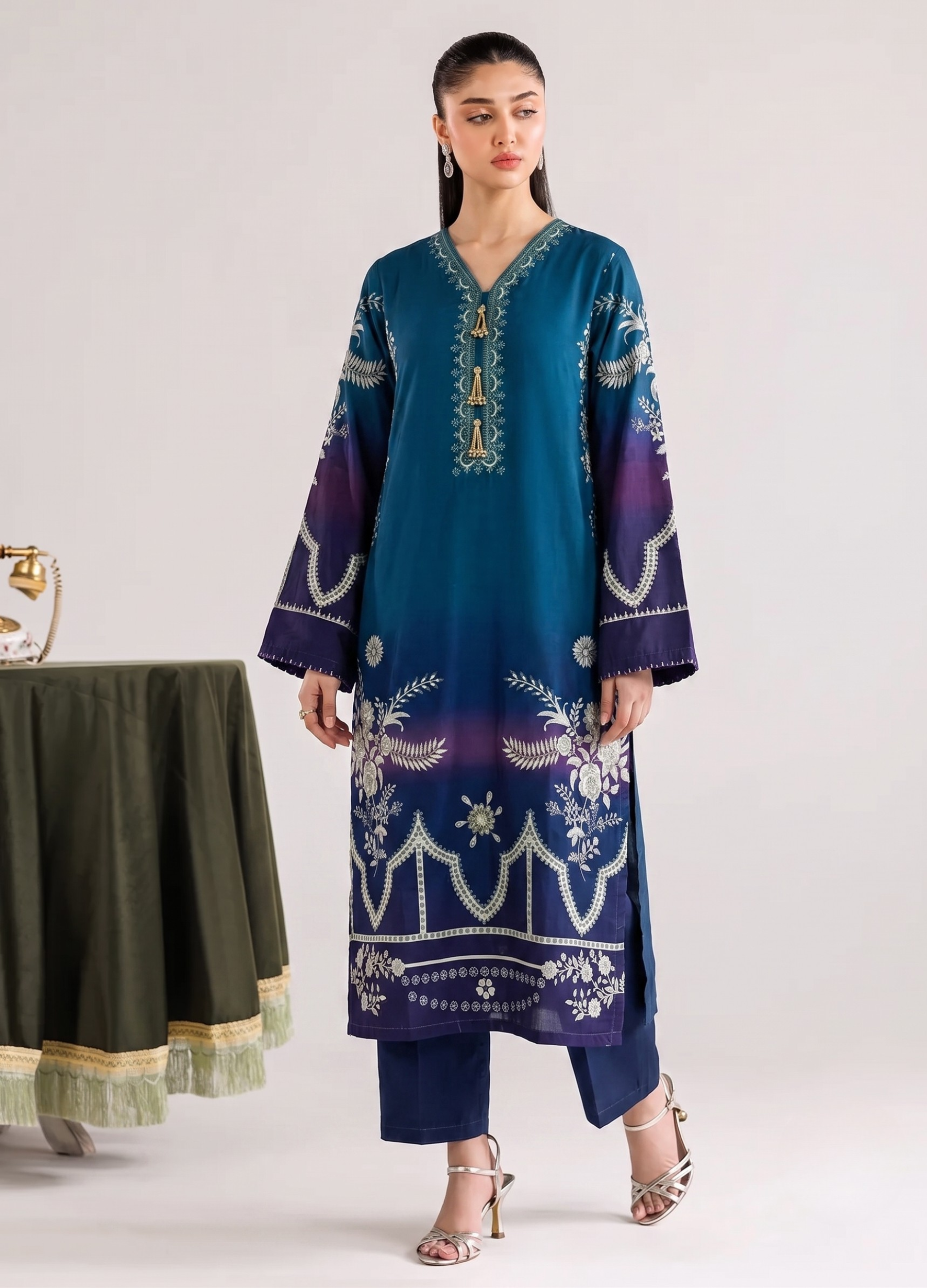 poly grip silk Kurta Set in Teal