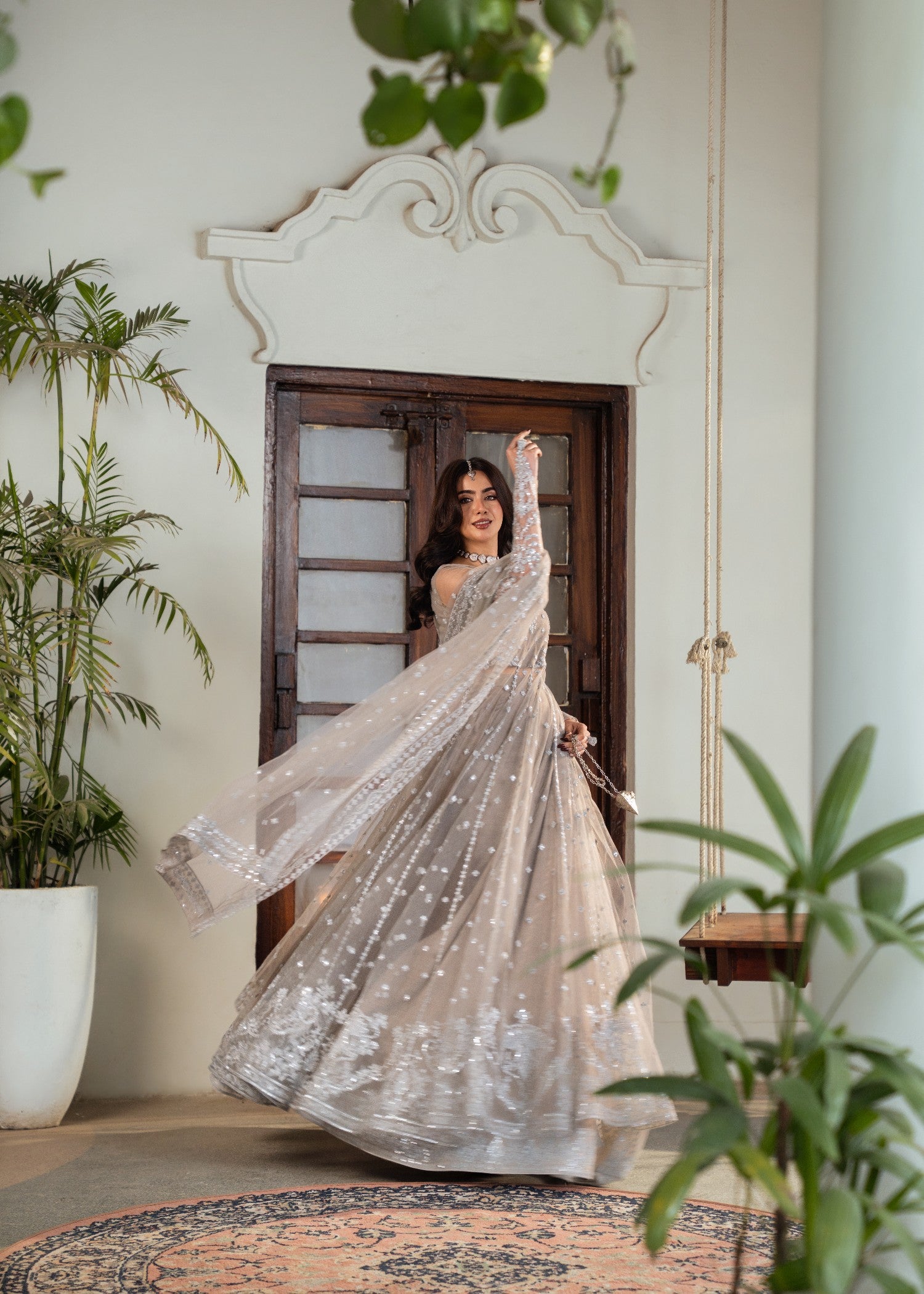 net Pishwas in Warm grey