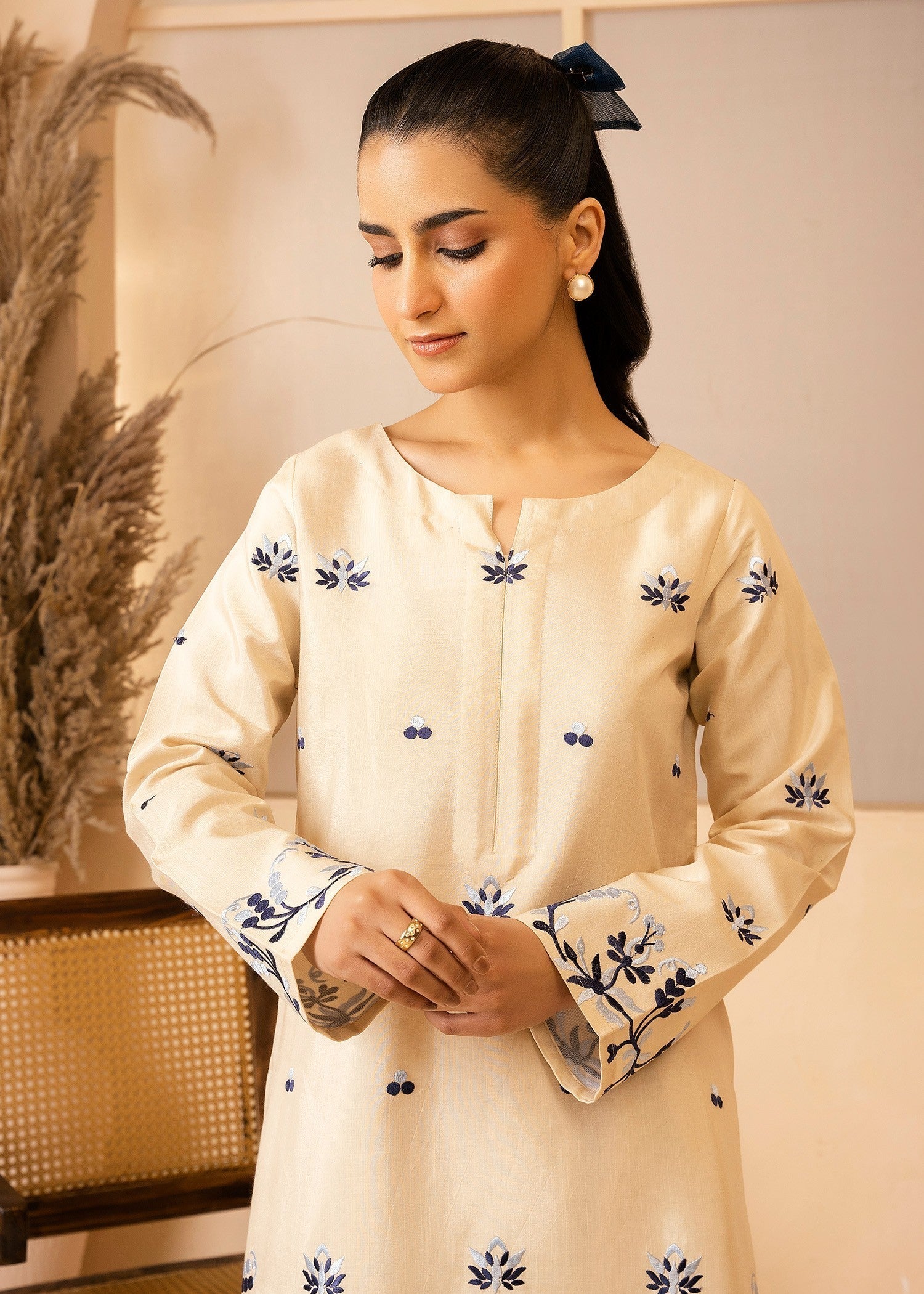 medium silk Kurta Set in Cream