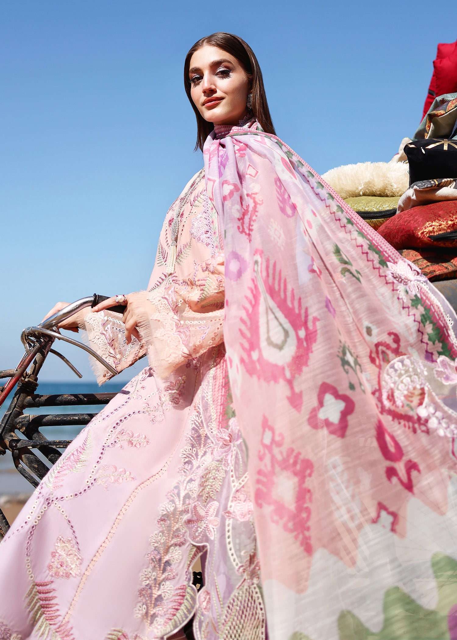 Breeze Festive Luxury Lawn – TALI 3-A
