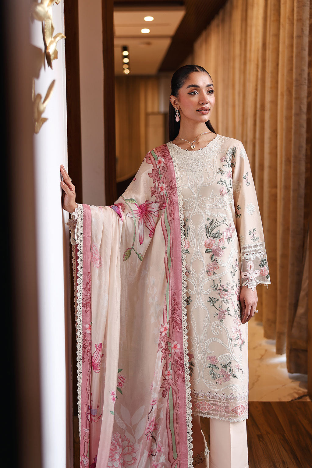 Andaaz Luxury Lawn – Z-1409