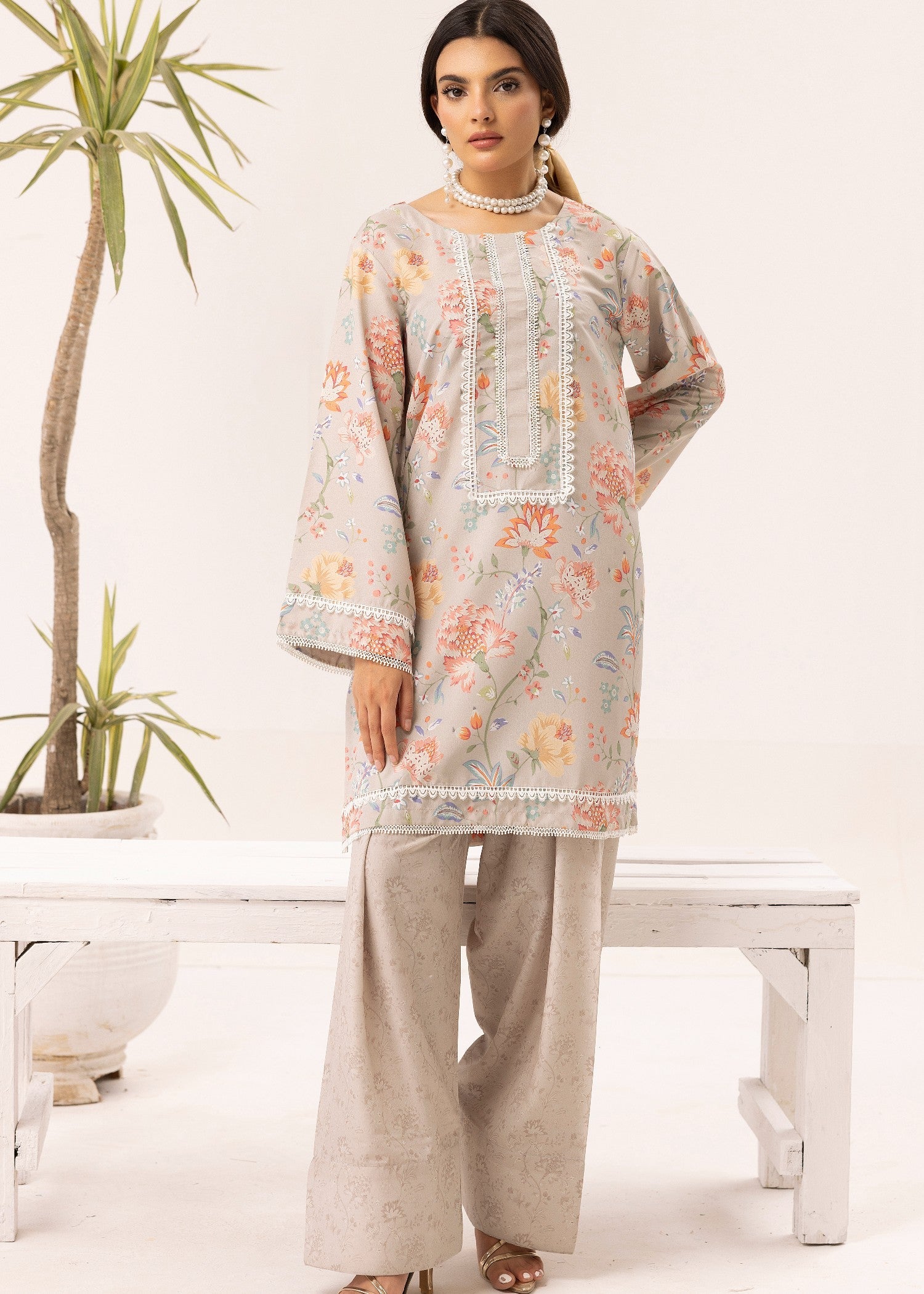 lawn Kurta Set in Pastel grey