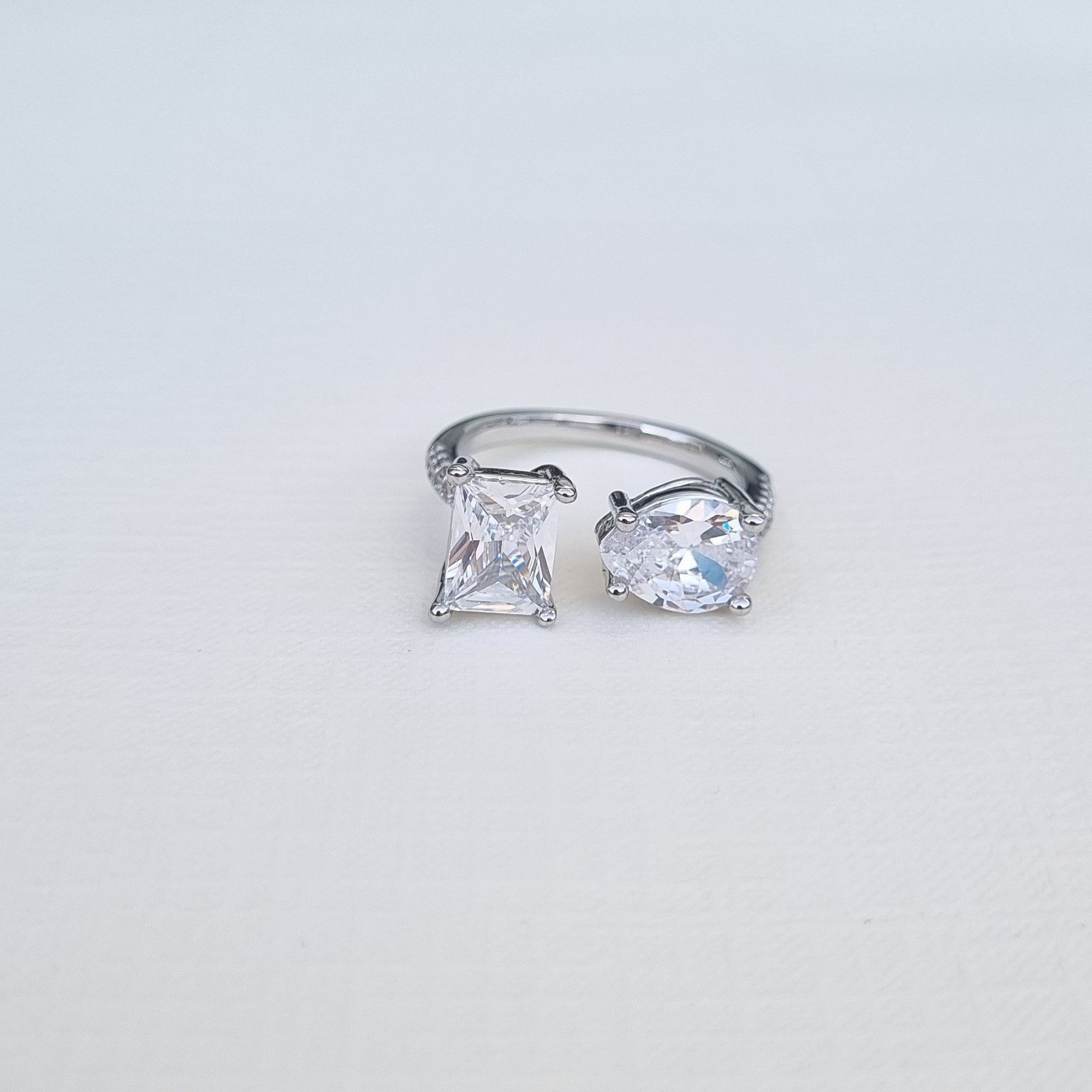 Ring in Silver Color by - Trendy Women Ring QDR1424