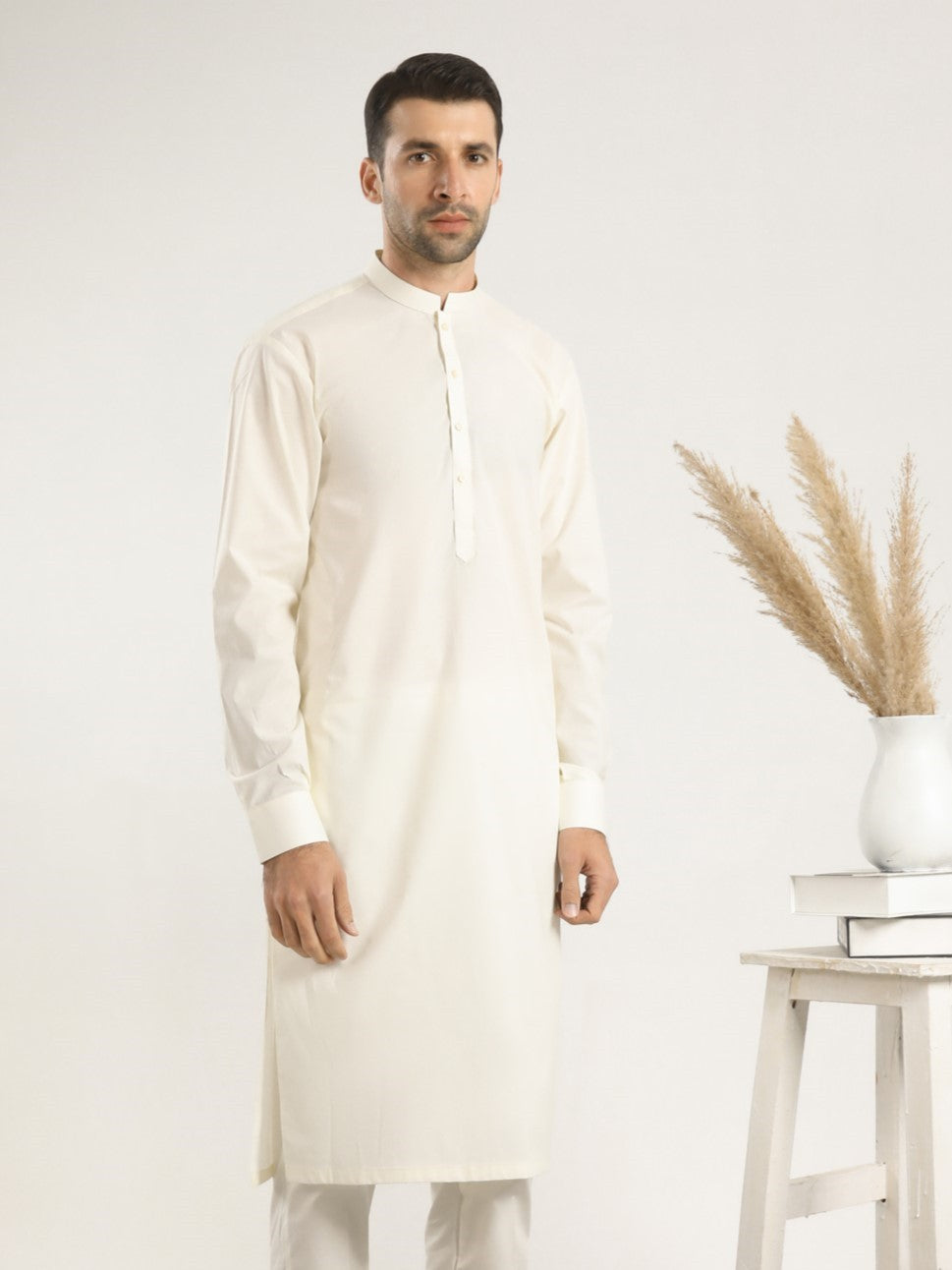 cotton Kurta Set in Off-white by Muraqsh