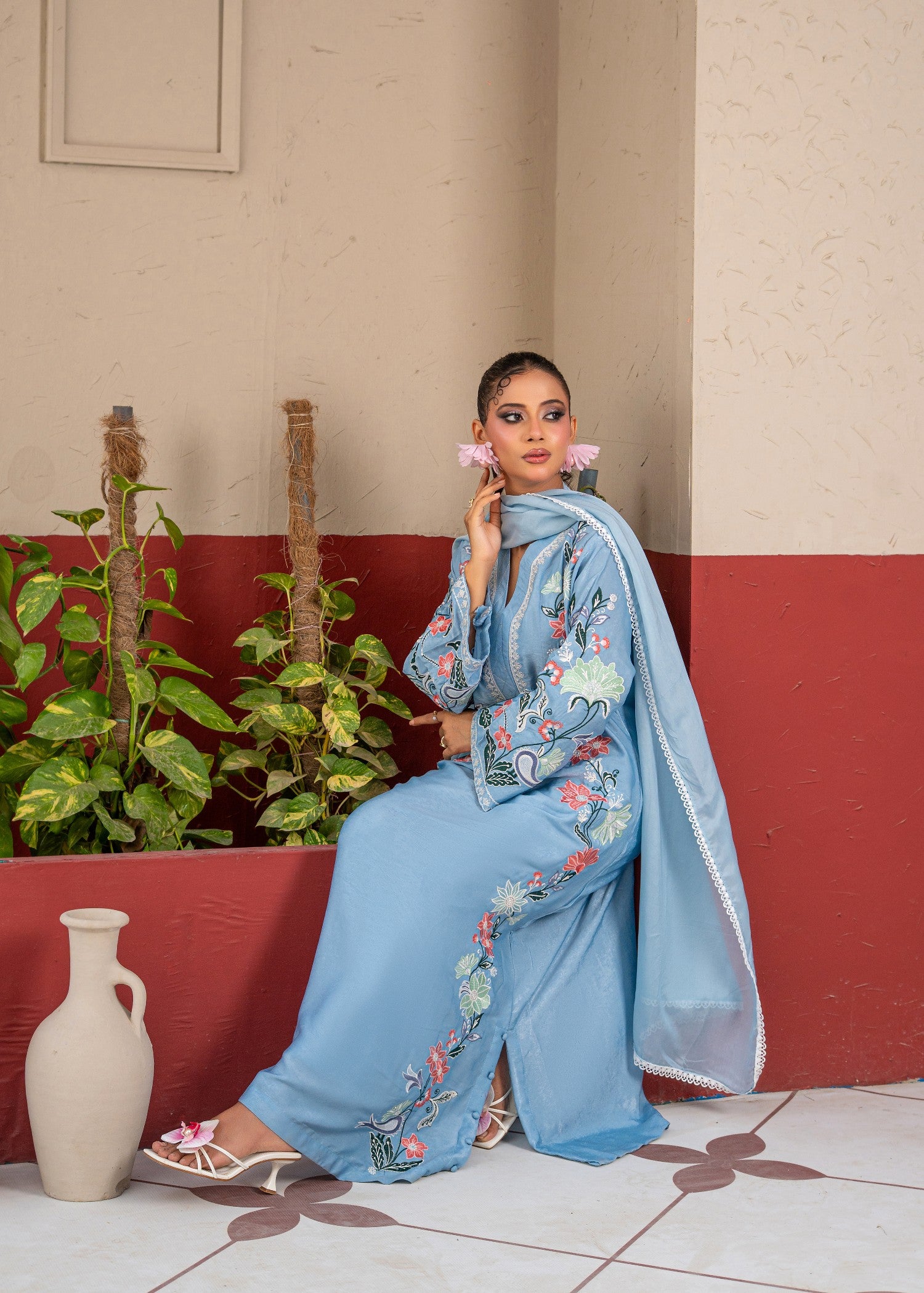 silk Kaftan in Sky blue, multi