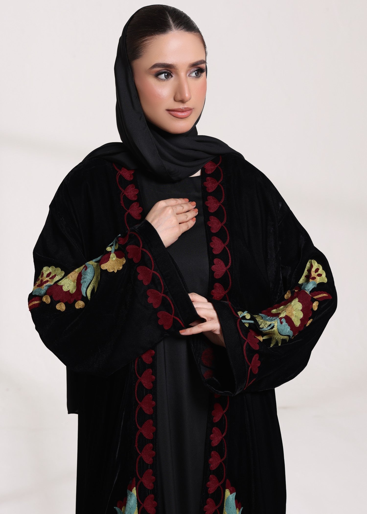 chinese micro velvet 9000 Abaya in Black
