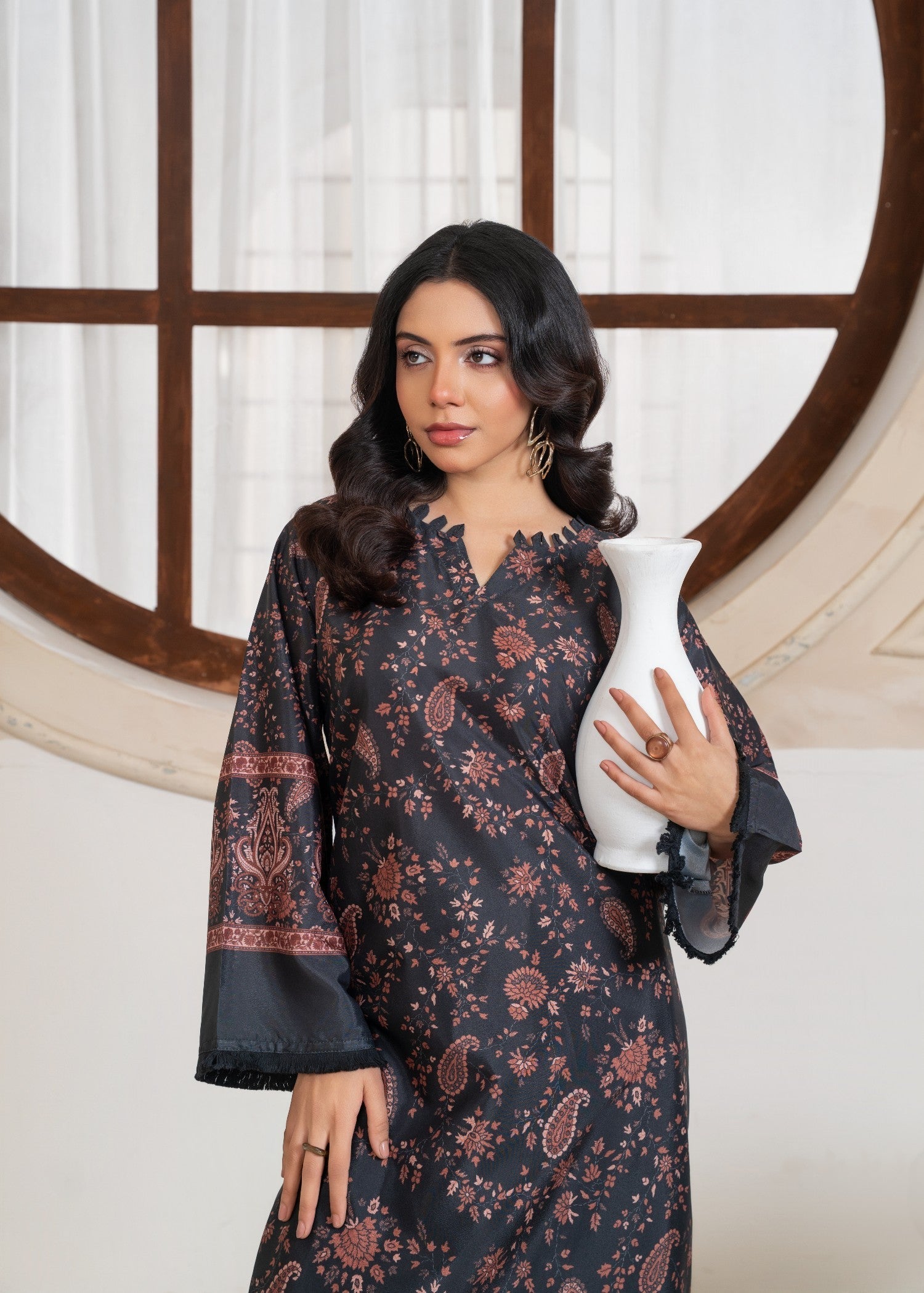 silk grip Kurta Set in Black