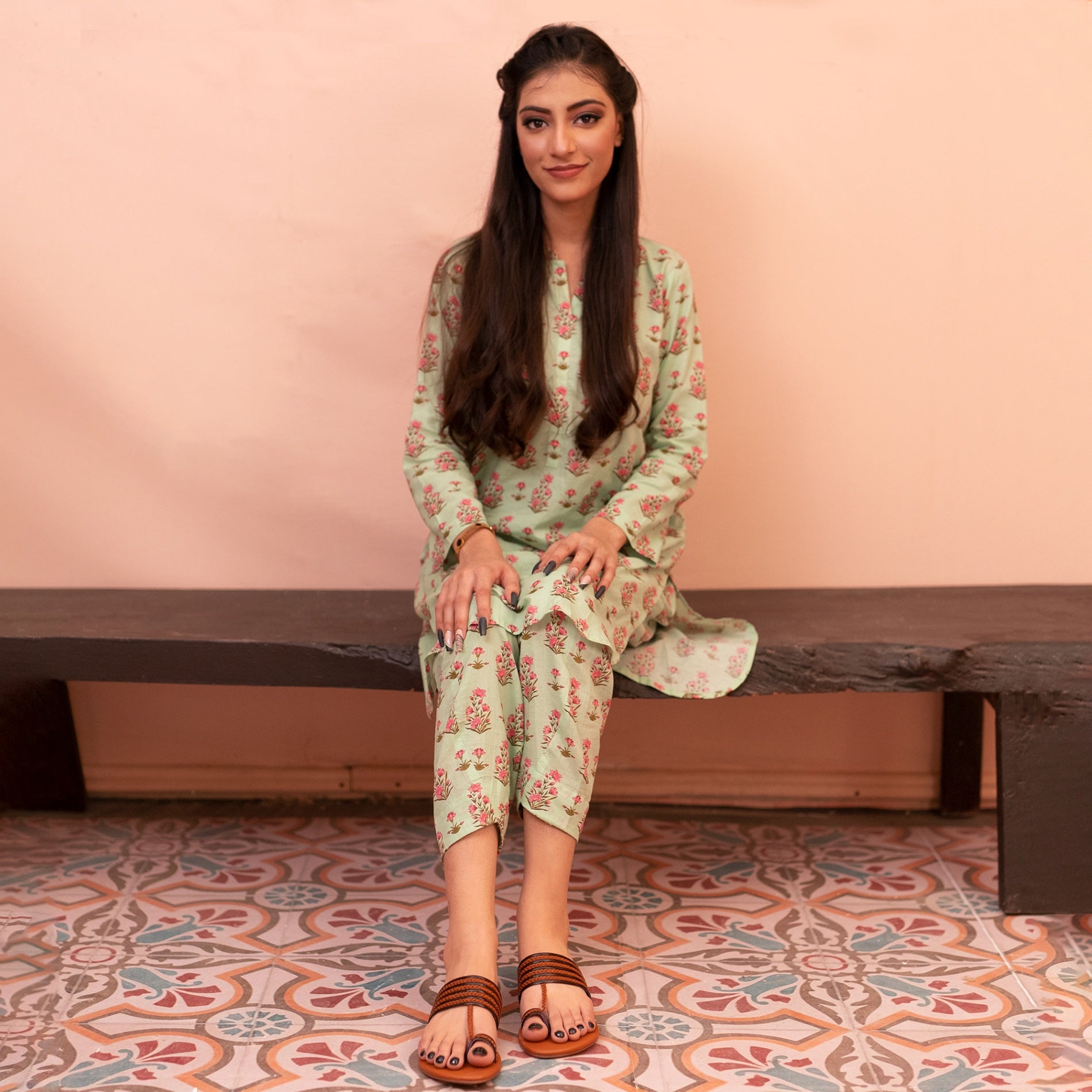 Kolapuri in Brown by - High Quality Women Kolapuri DZW5854