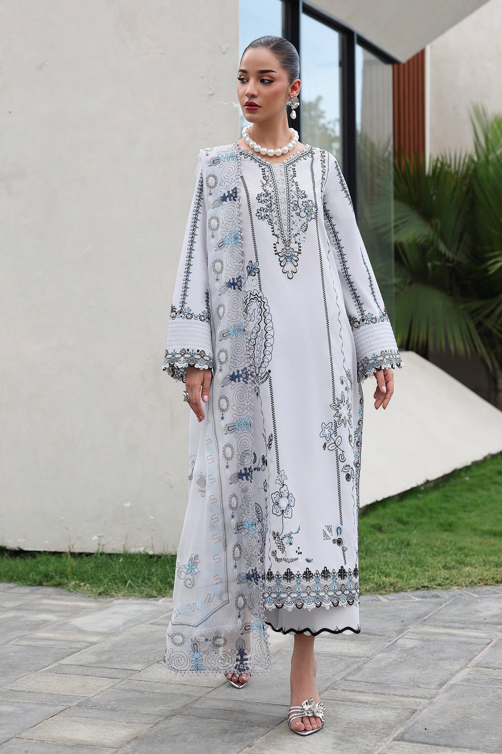 Qline Lawn Drop II – QKL-03 SAMIA