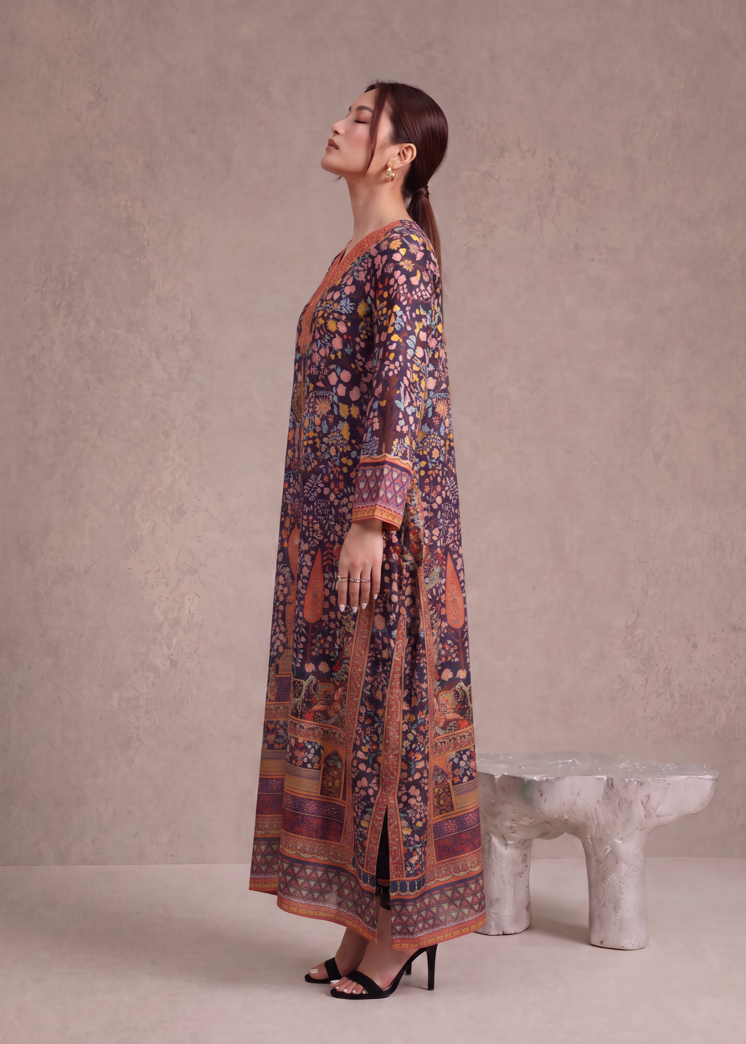 polyester crepe Kaftan in Black