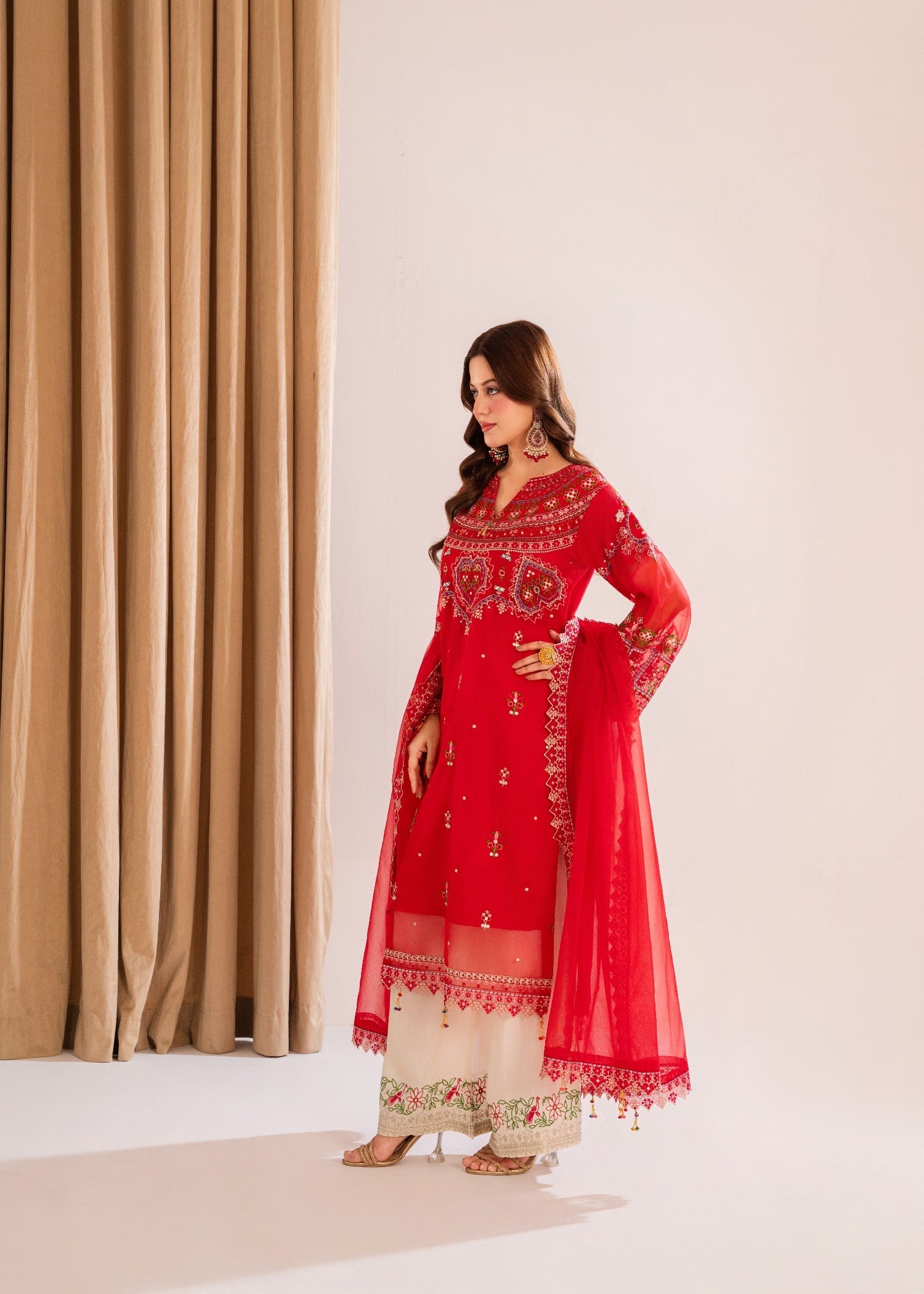 organza Kurta Set in Red, off-white
