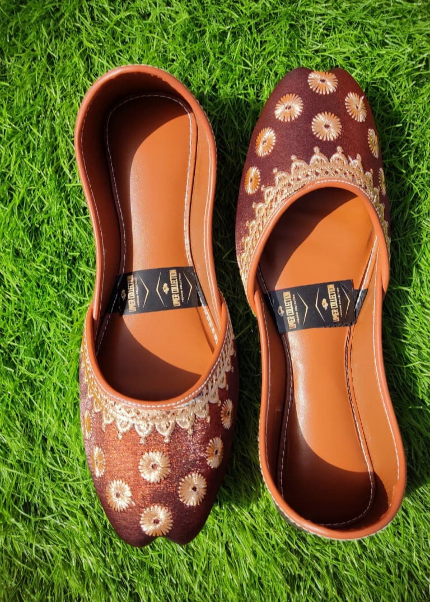 Khussa in Wine red by - High Quality Women Khussa IEA0927