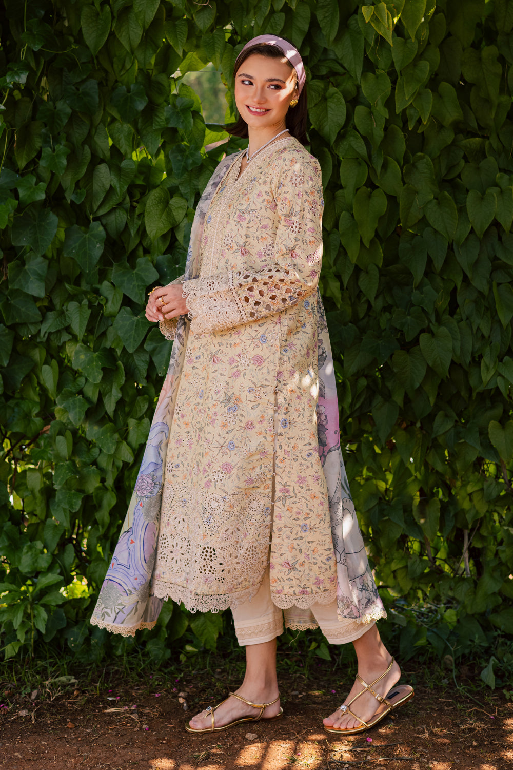 Shezlin Chikankari Eid Edit Lawn – MEHERZAAD (AV-04)