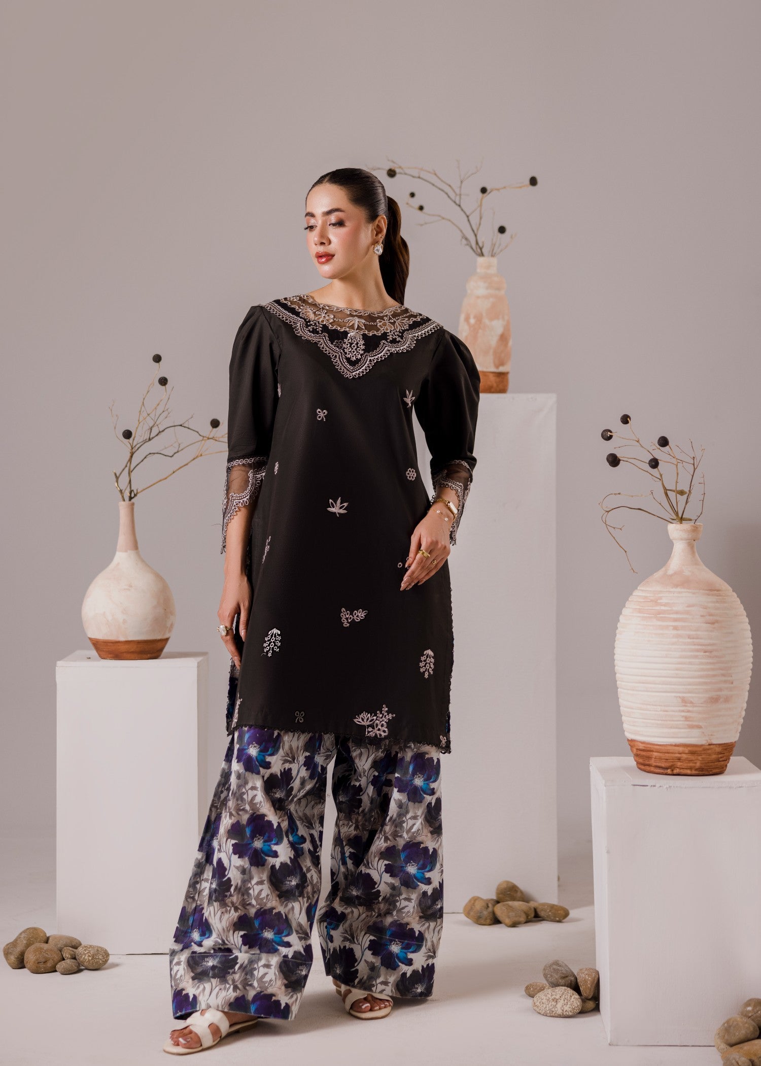 lawn Kurta Set in Black, indigo