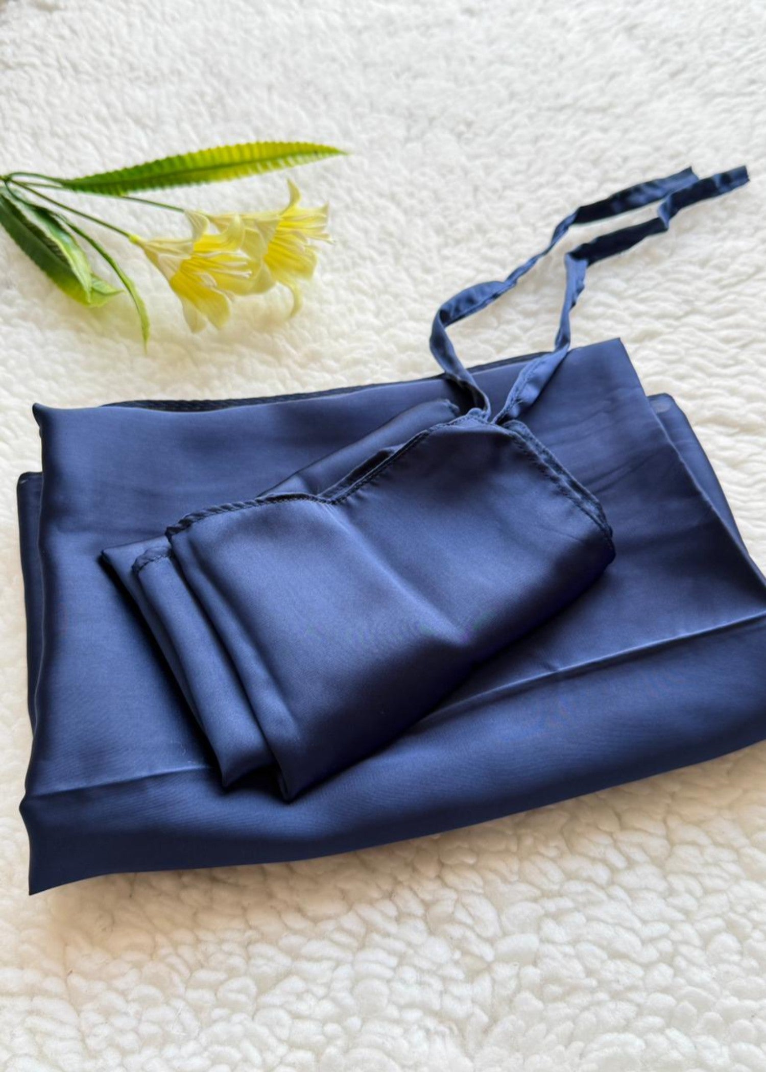 satin silk Veil in Navy blue