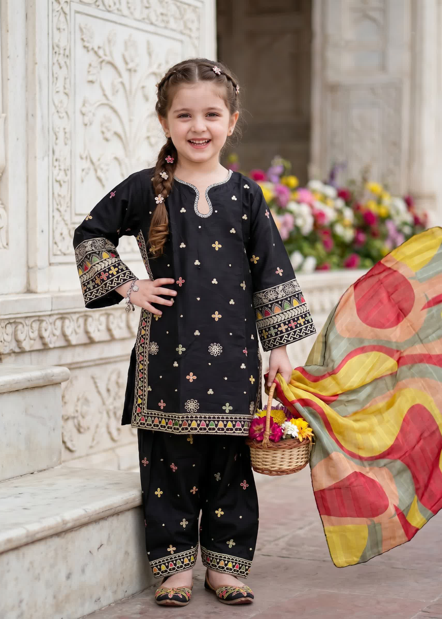 lawn Kurta Set in Black, multi