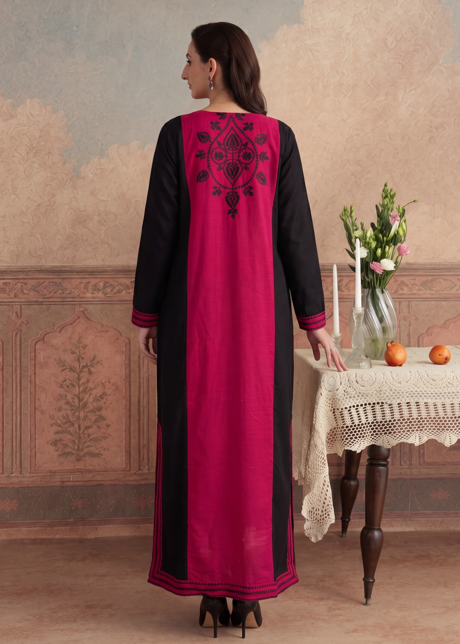 khaddar Kaftan in Maroon, black