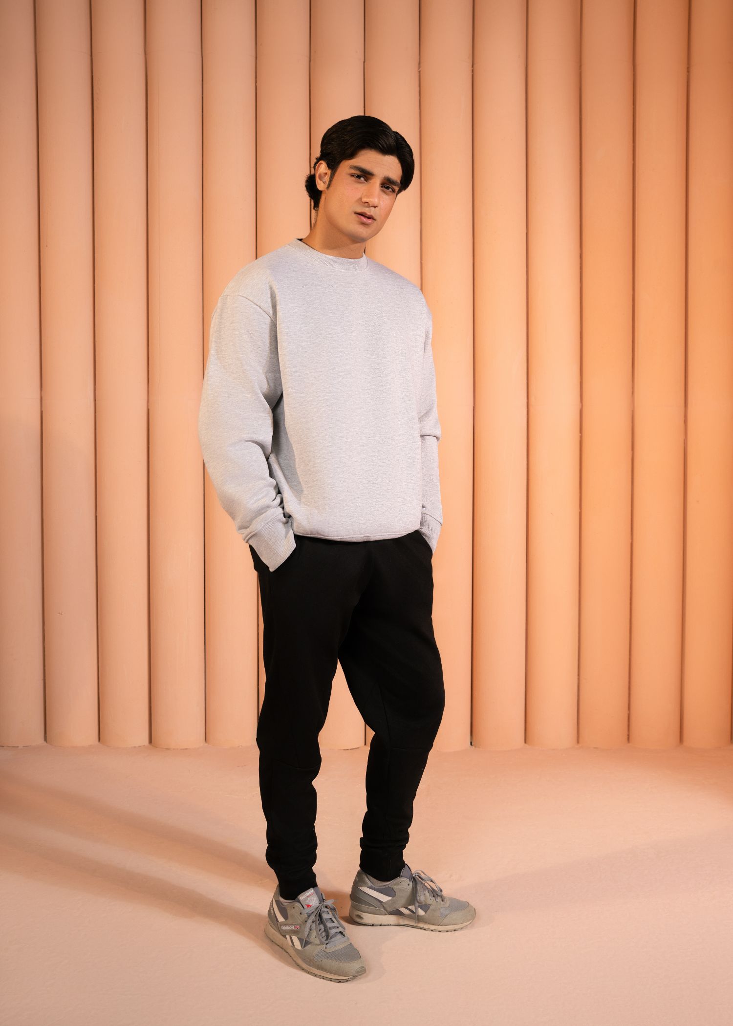 fleece Sweatshirt in Grey by DAZE
