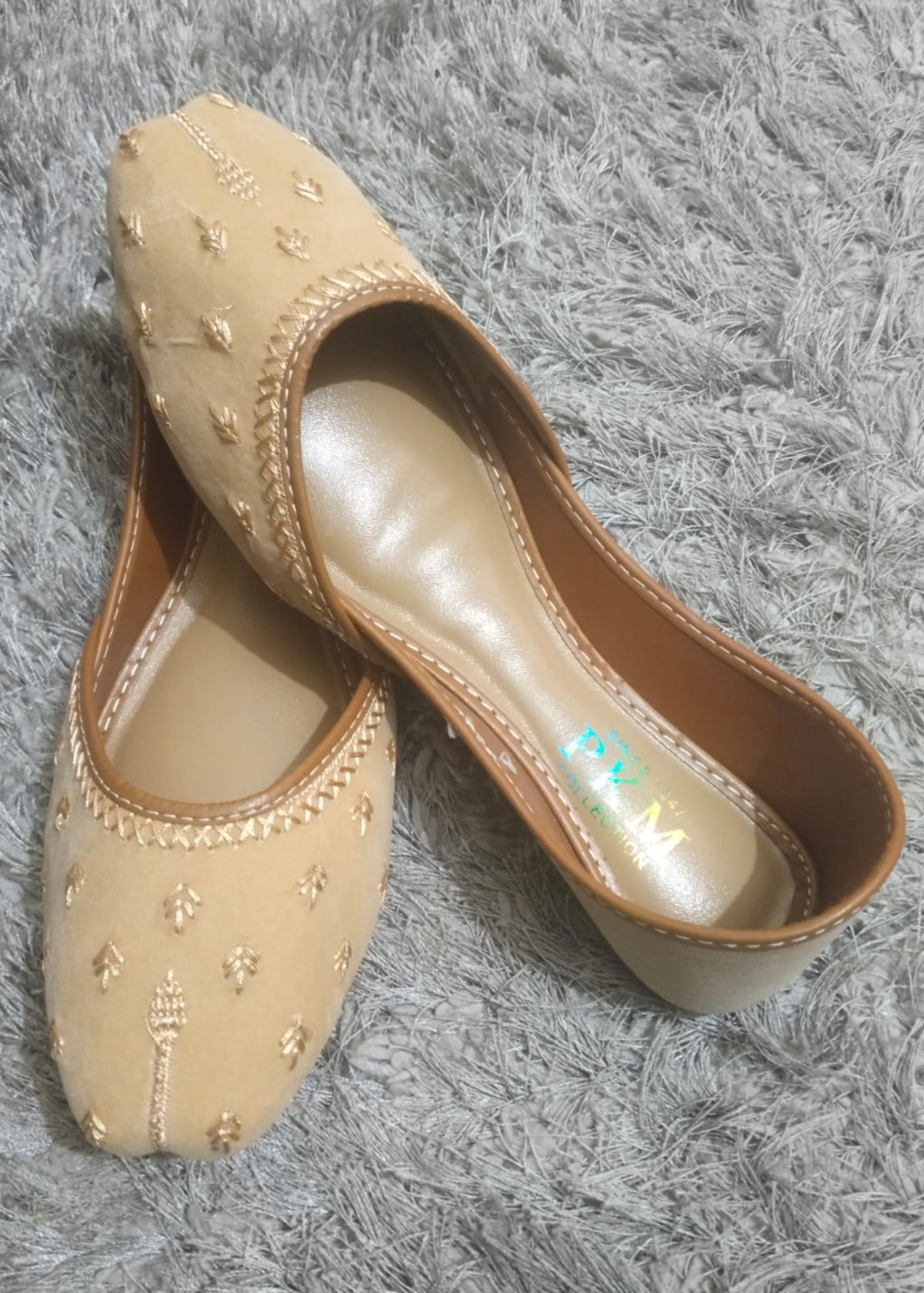 Khussa in Cream by - High Quality Women Khussa QXA5491