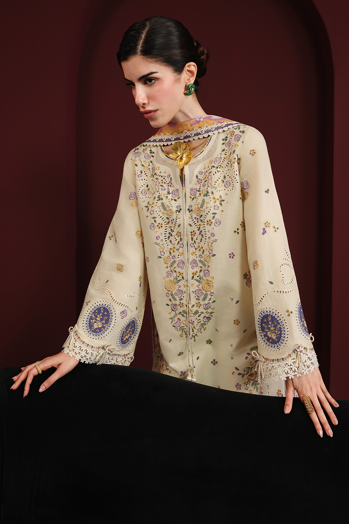 Iris Luxury Festive Lawn – IL26-D01