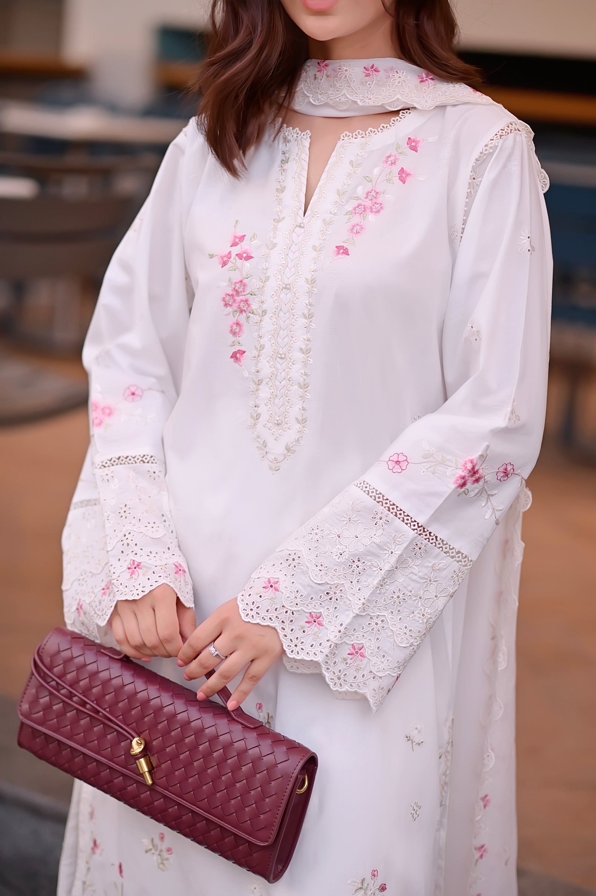 jacquard Unstitched in Off-white