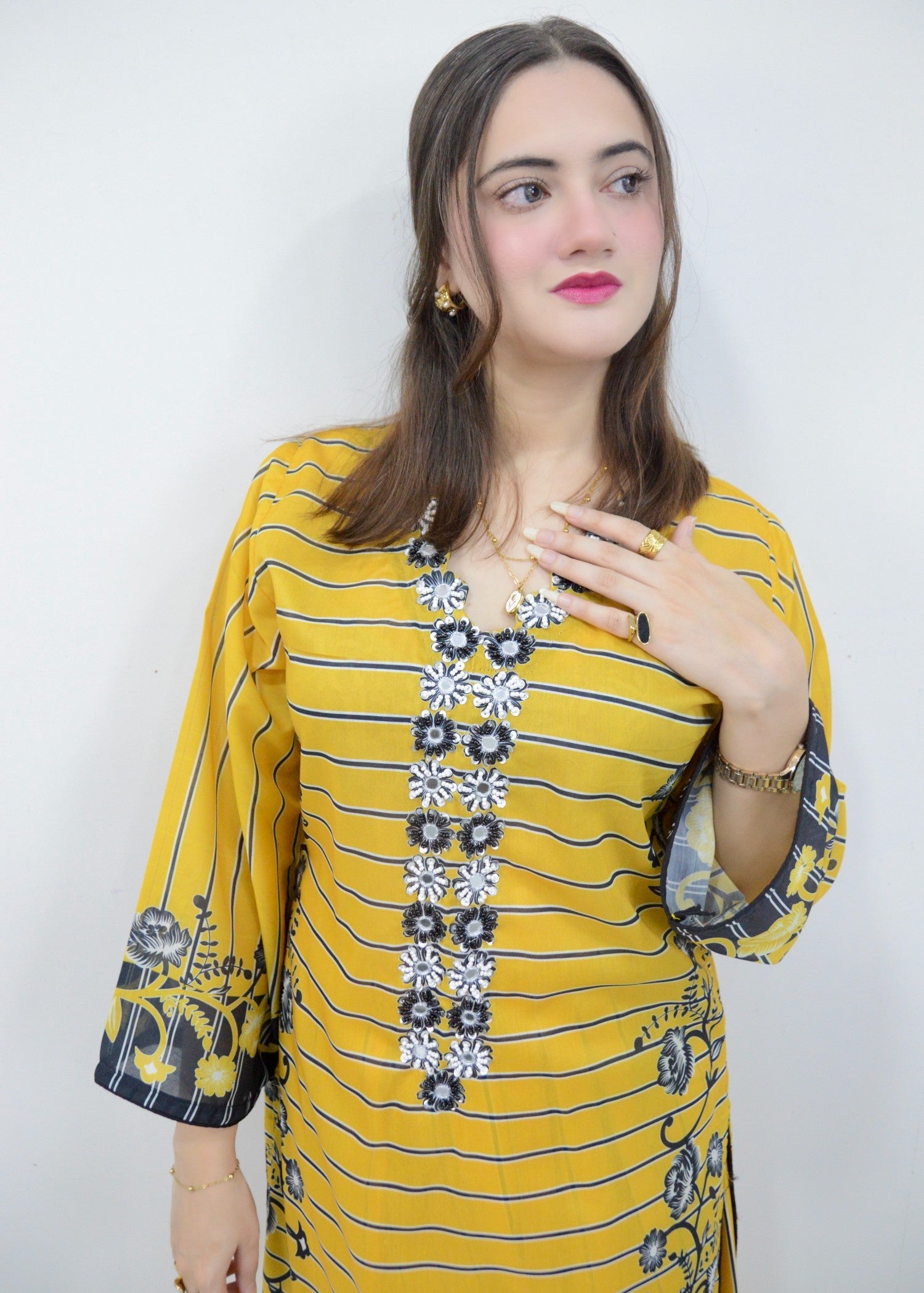 swiss lawn Kurta Set in Yellow