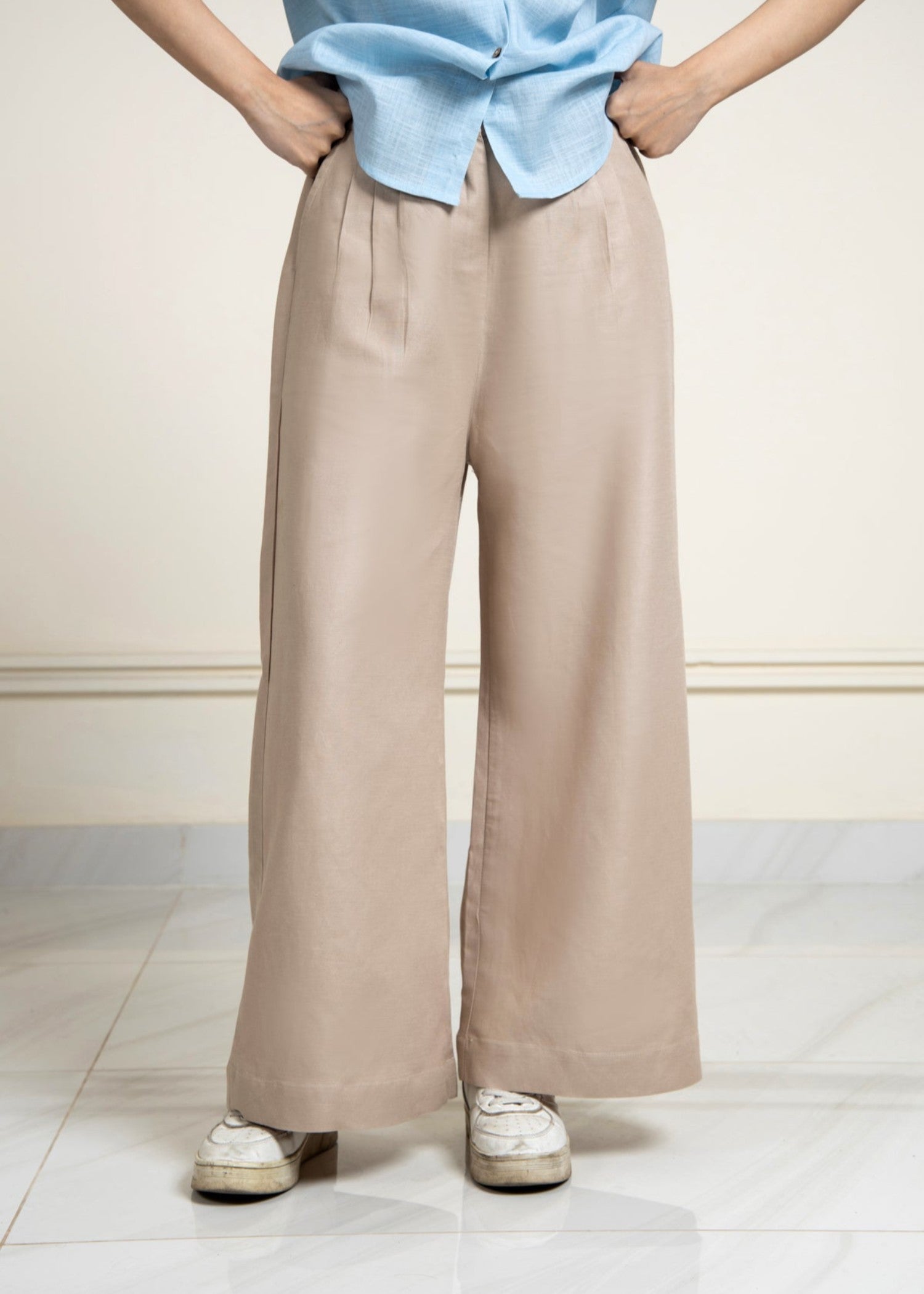 linen Trousers in Eggshell