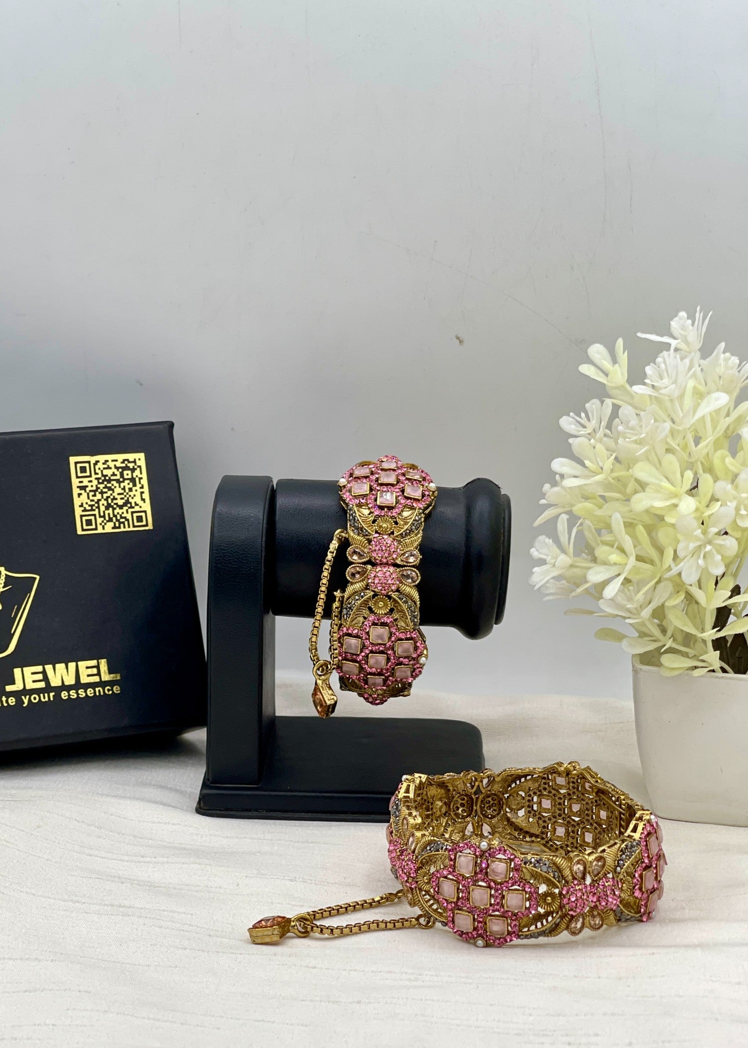 Bangles in Pink, antique white Color by - Trendy Women Bangles YZN7382