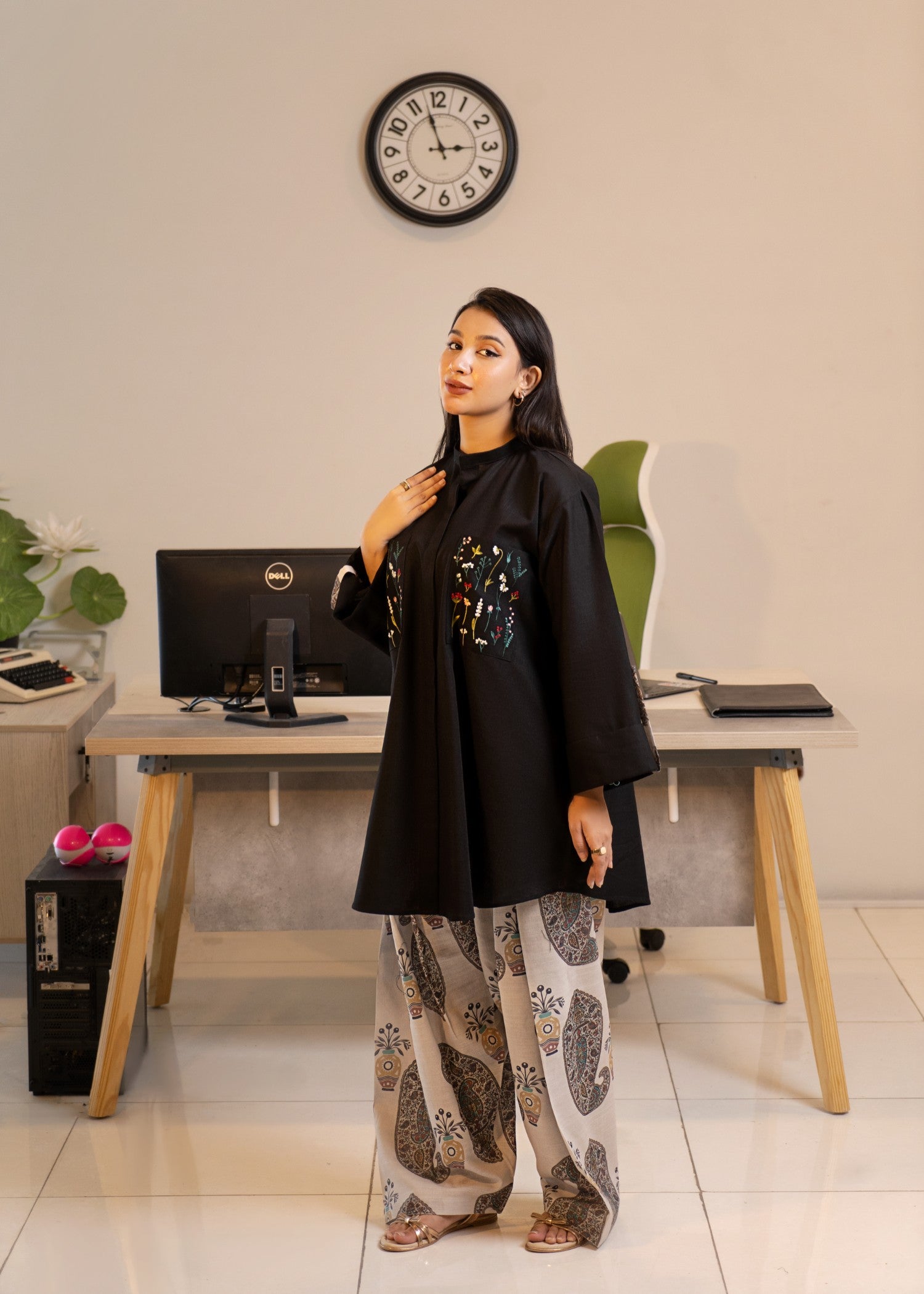 khaddar Kurta Set in Black