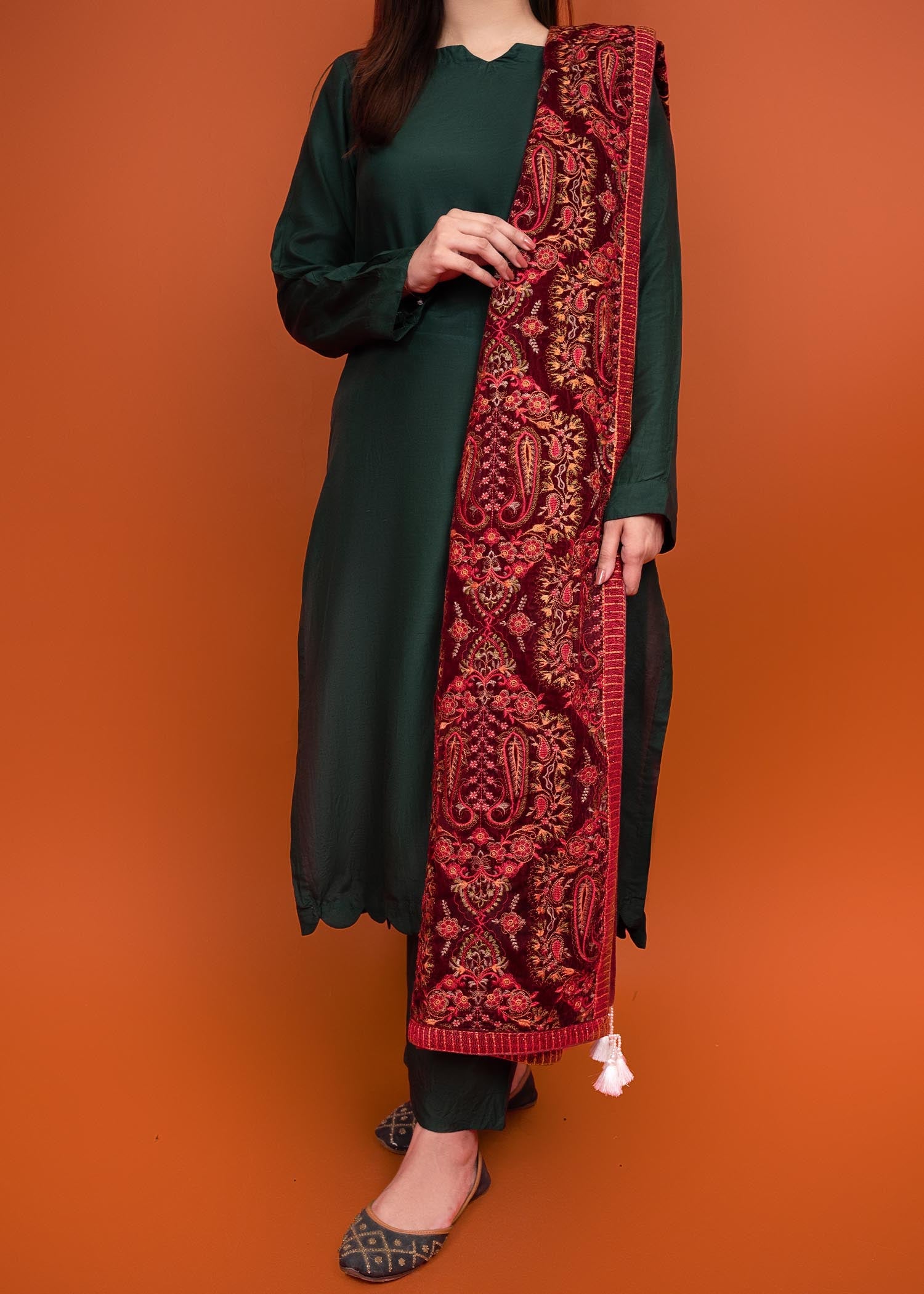 Shawl in Maroon Color by - Trendy Women Shawl ENK1885