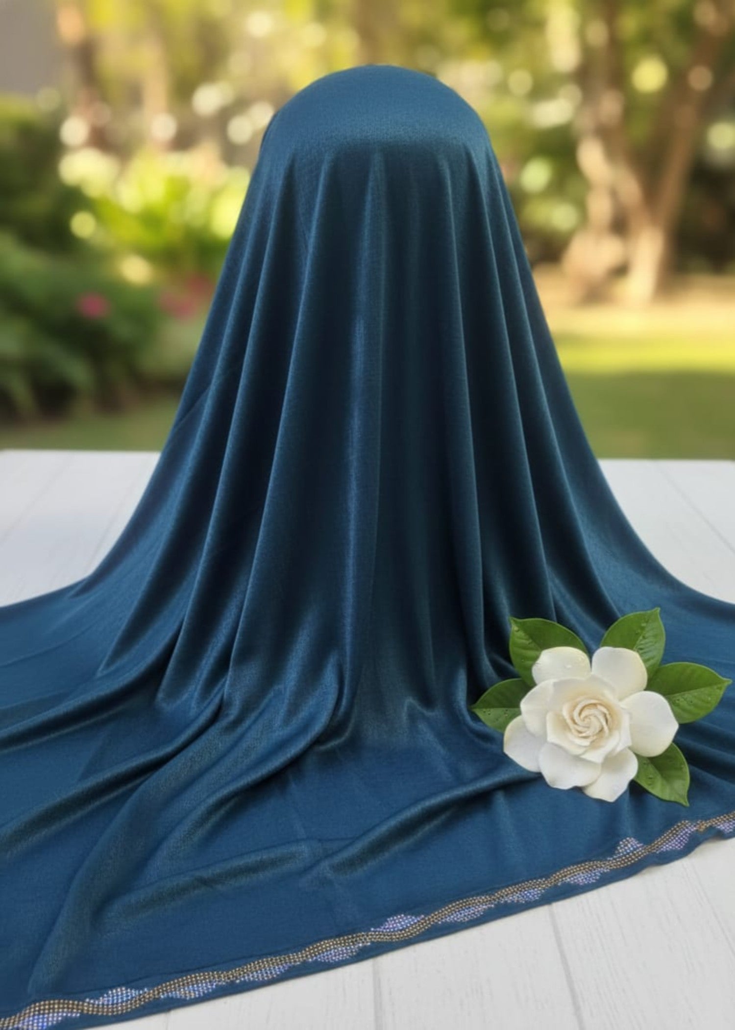 crushed velvet Hijab in Dark blue