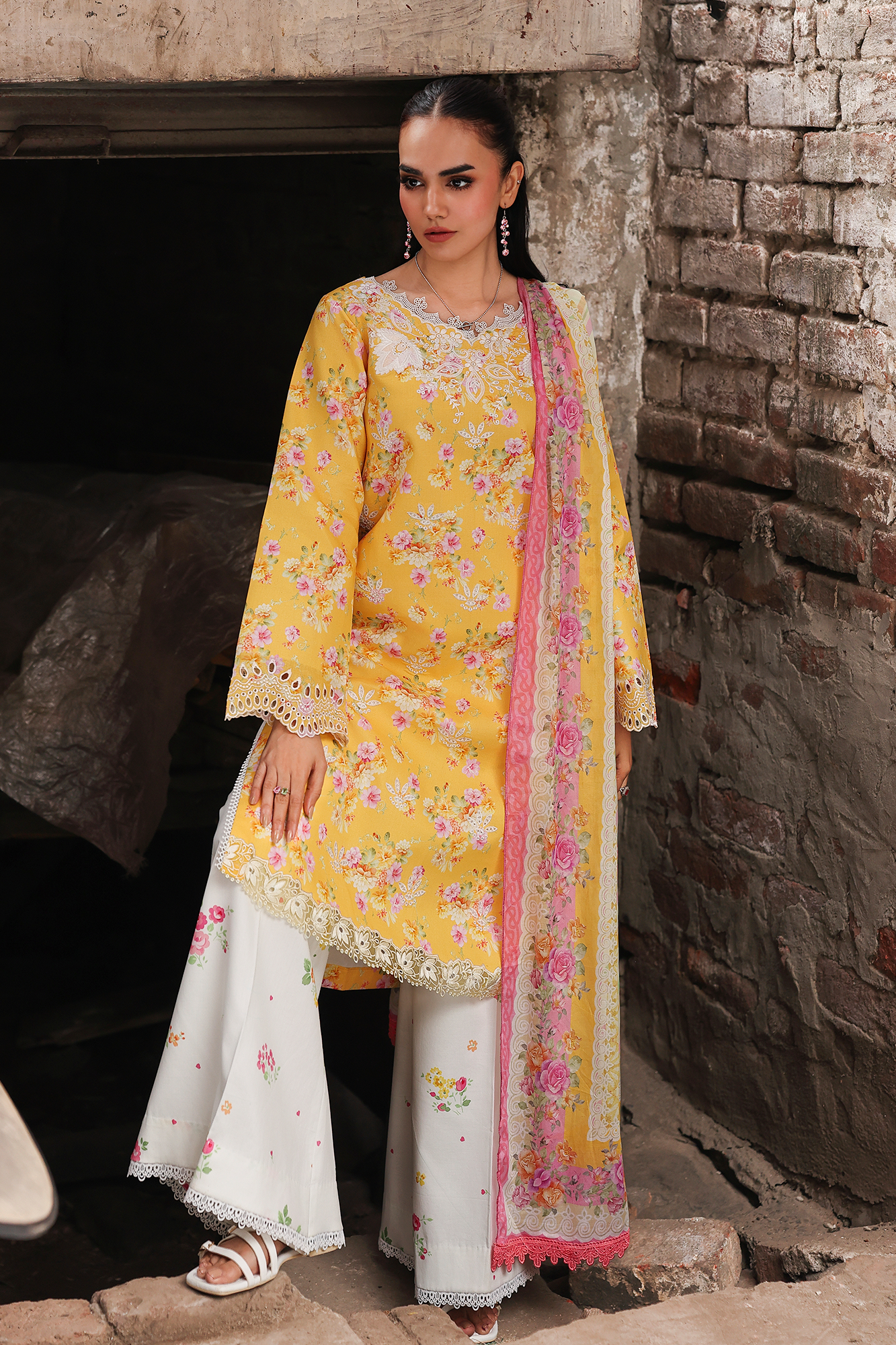 Floral Symphony Lawn – V2-07