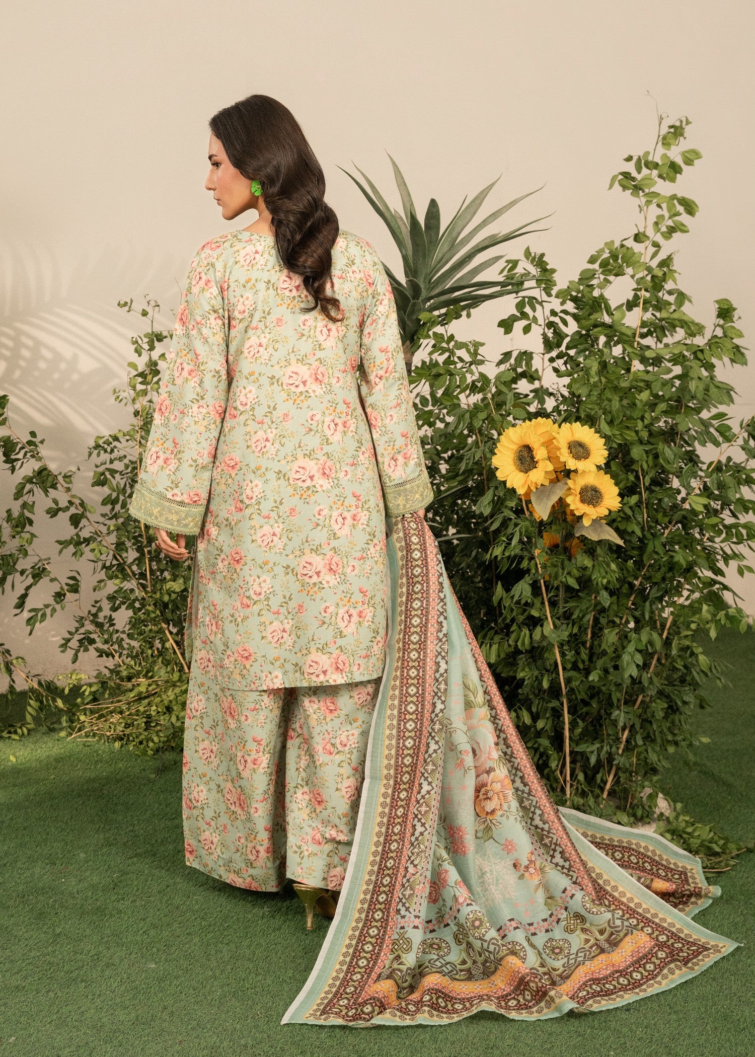 khaddar Kurta Set in Pistachio green, multi