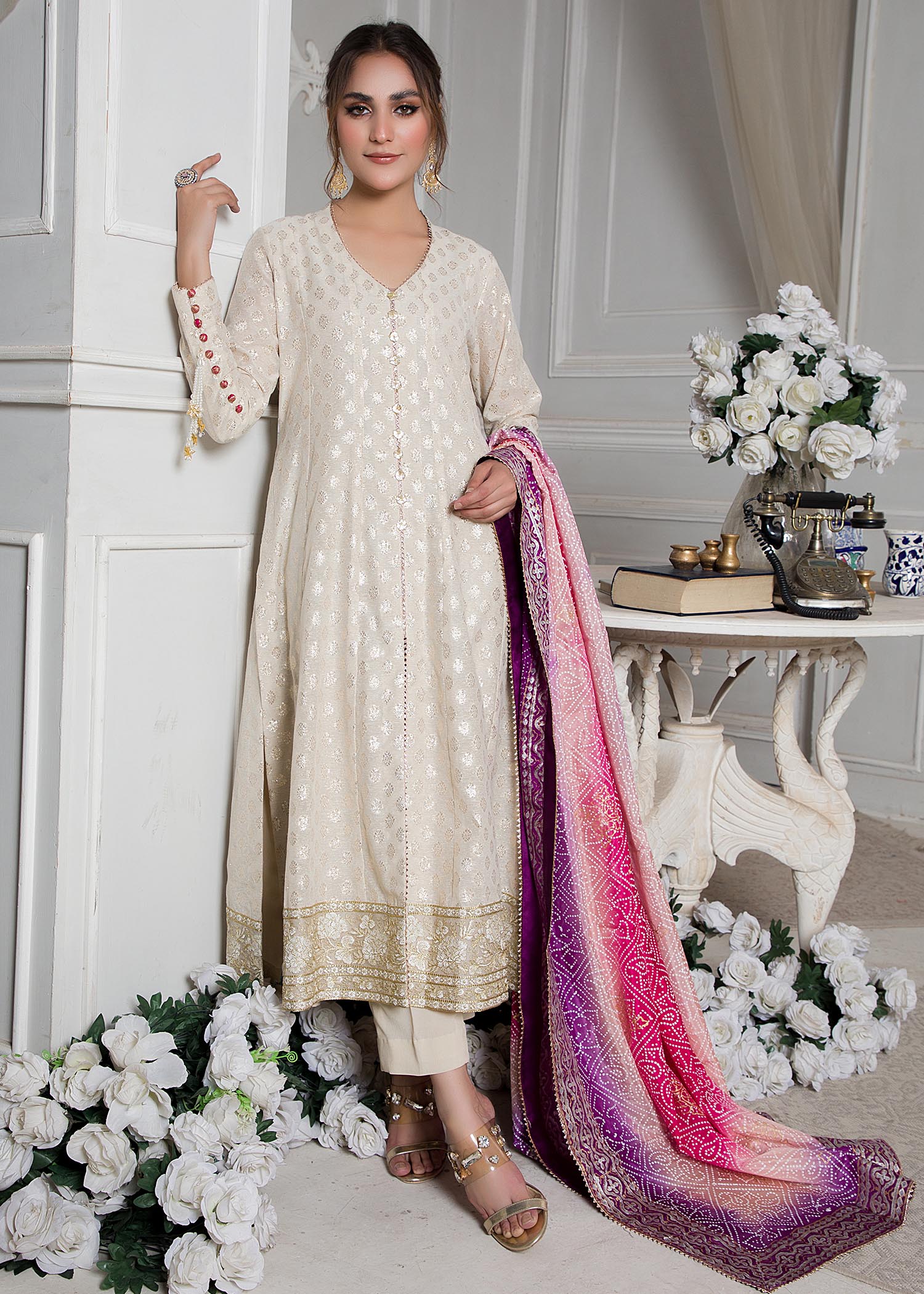 karandi jacquard Kurta Set in Ivory
