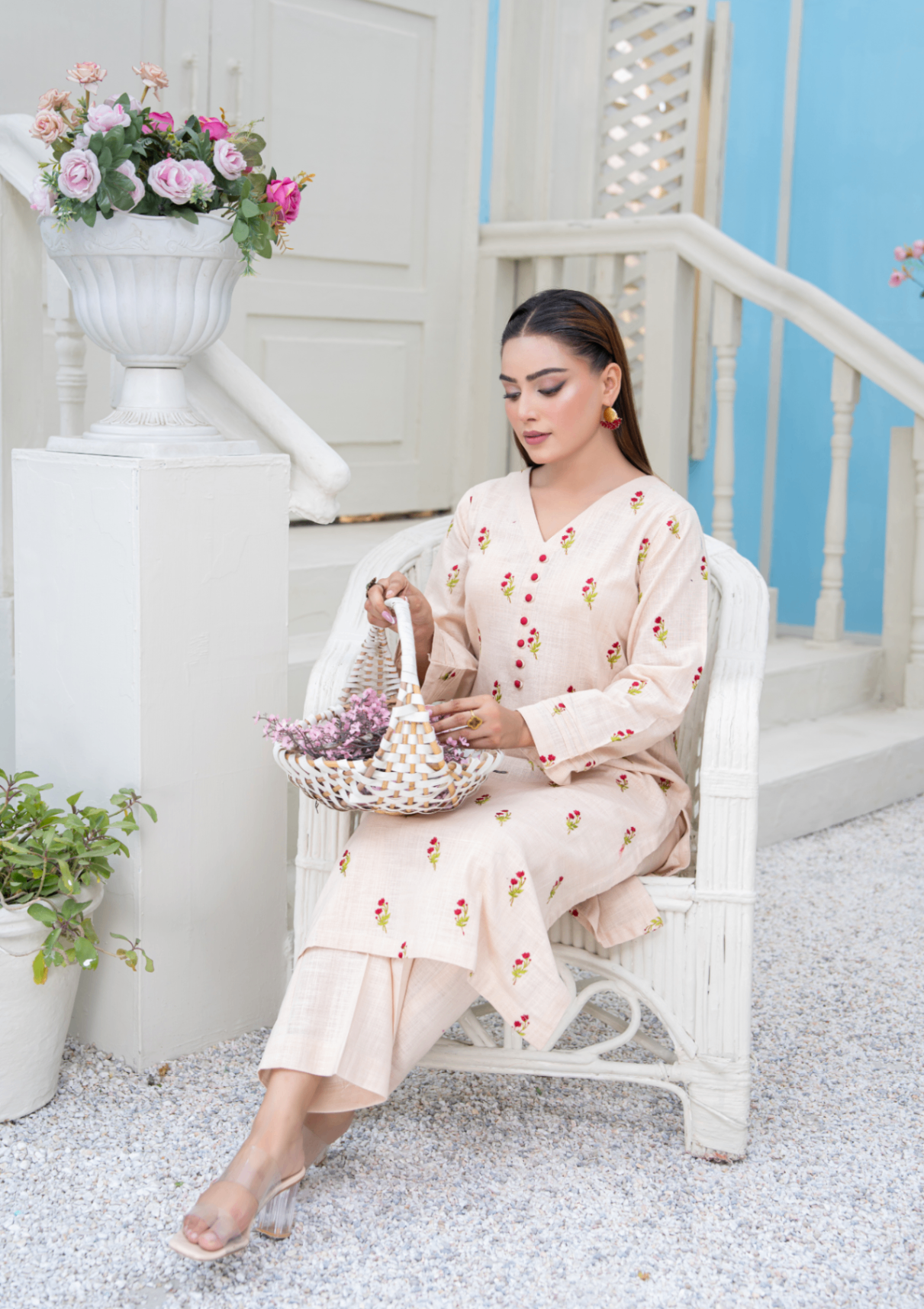 khaddar Kurta Set in Floral white