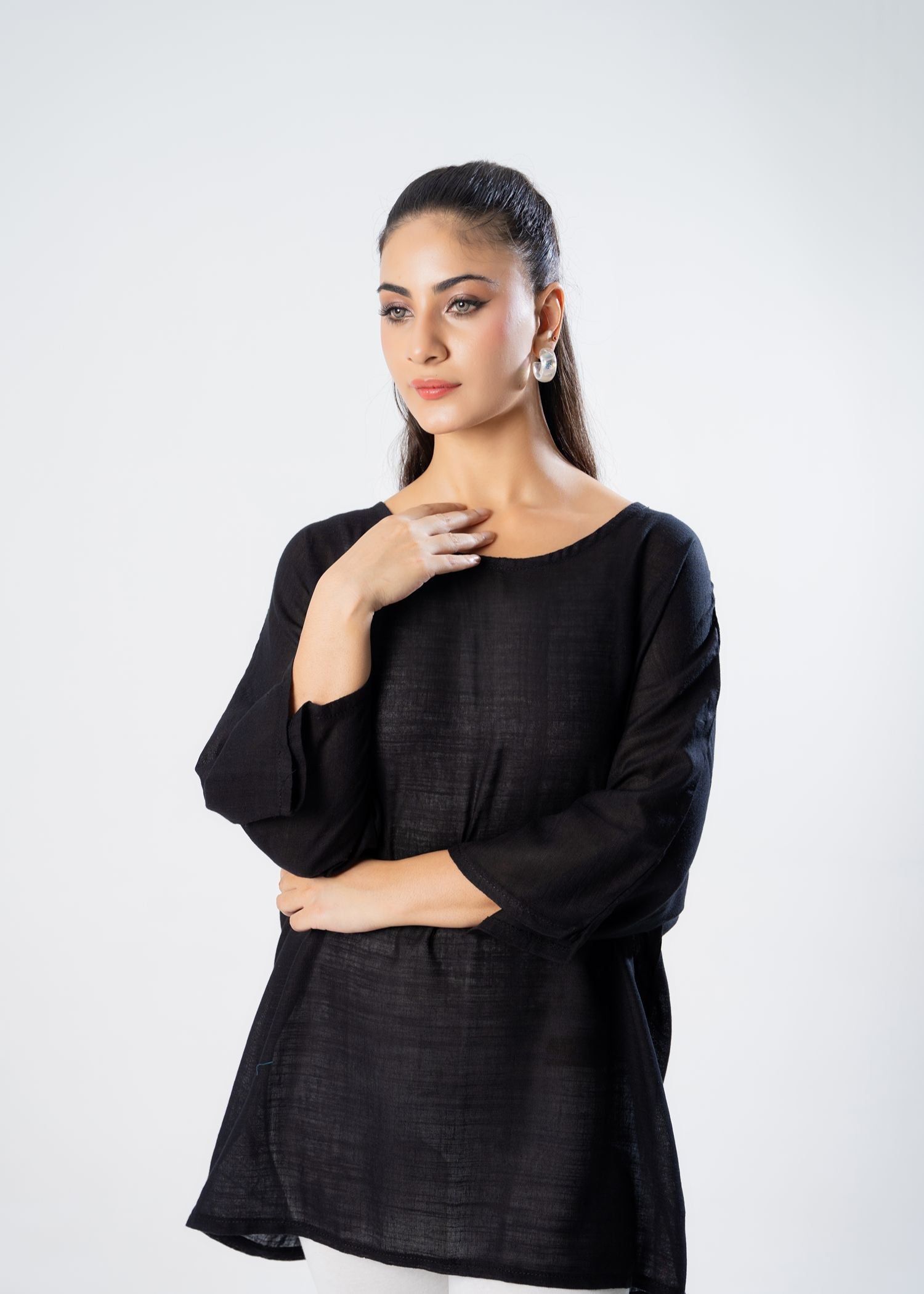 slub lawn Top in Jet black