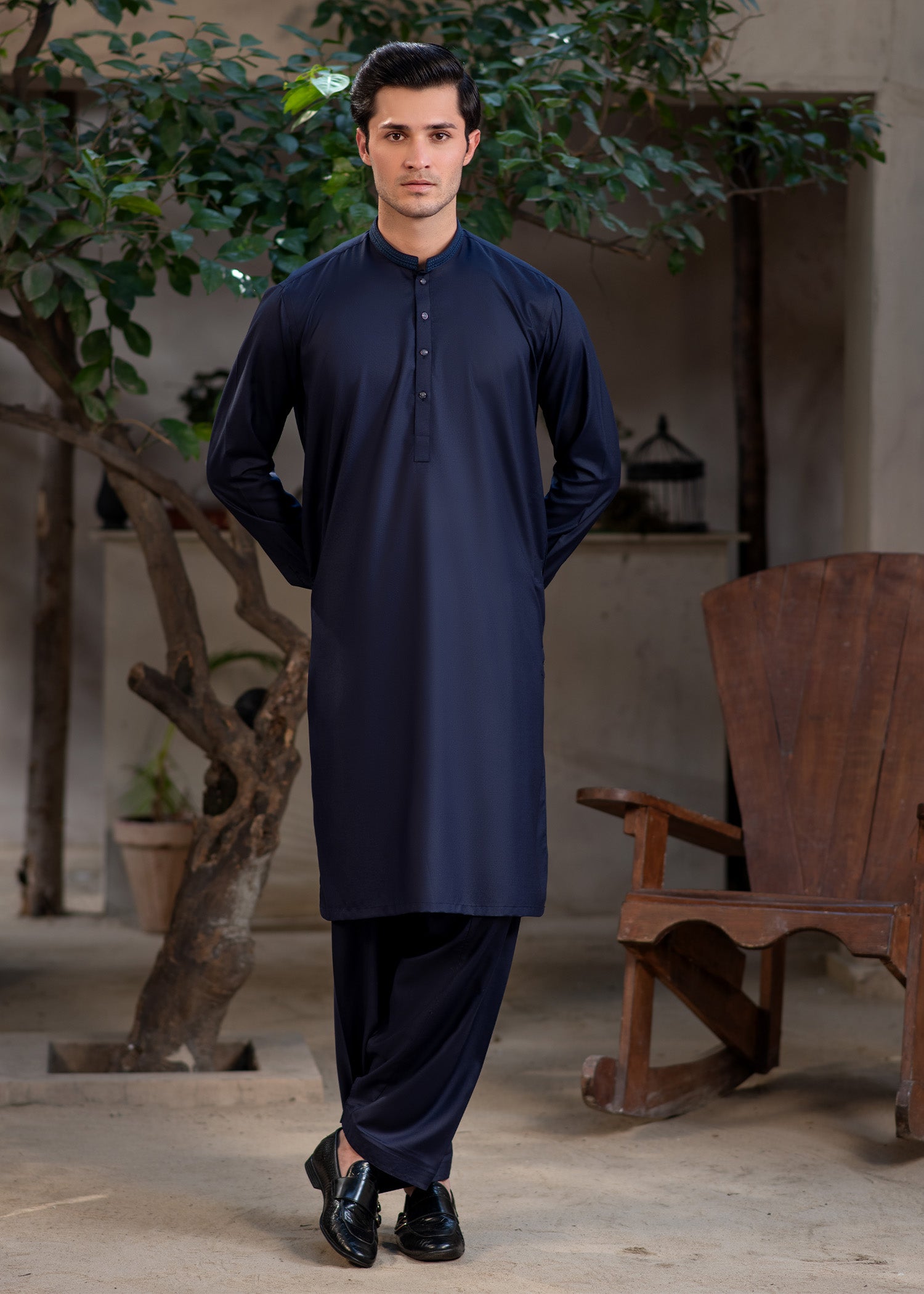 wash & wear Shalwar Kameez in Royal blue